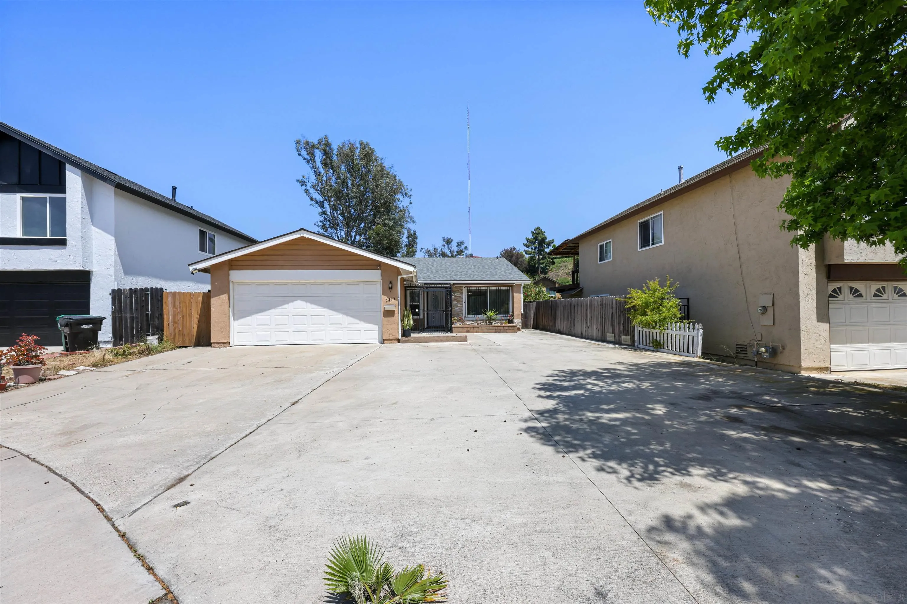 2415 Corinna Ct