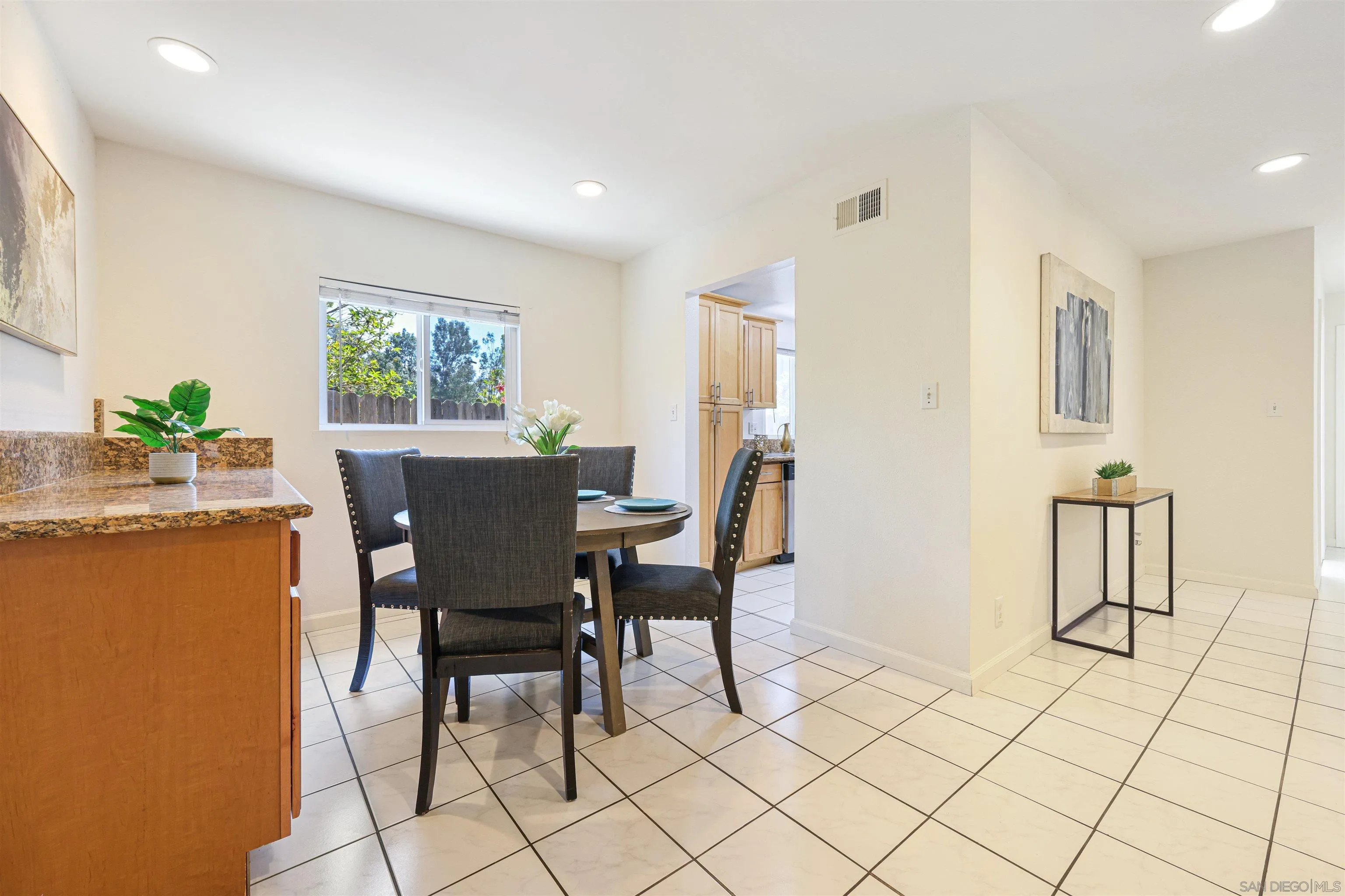 2415 Corinna Ct