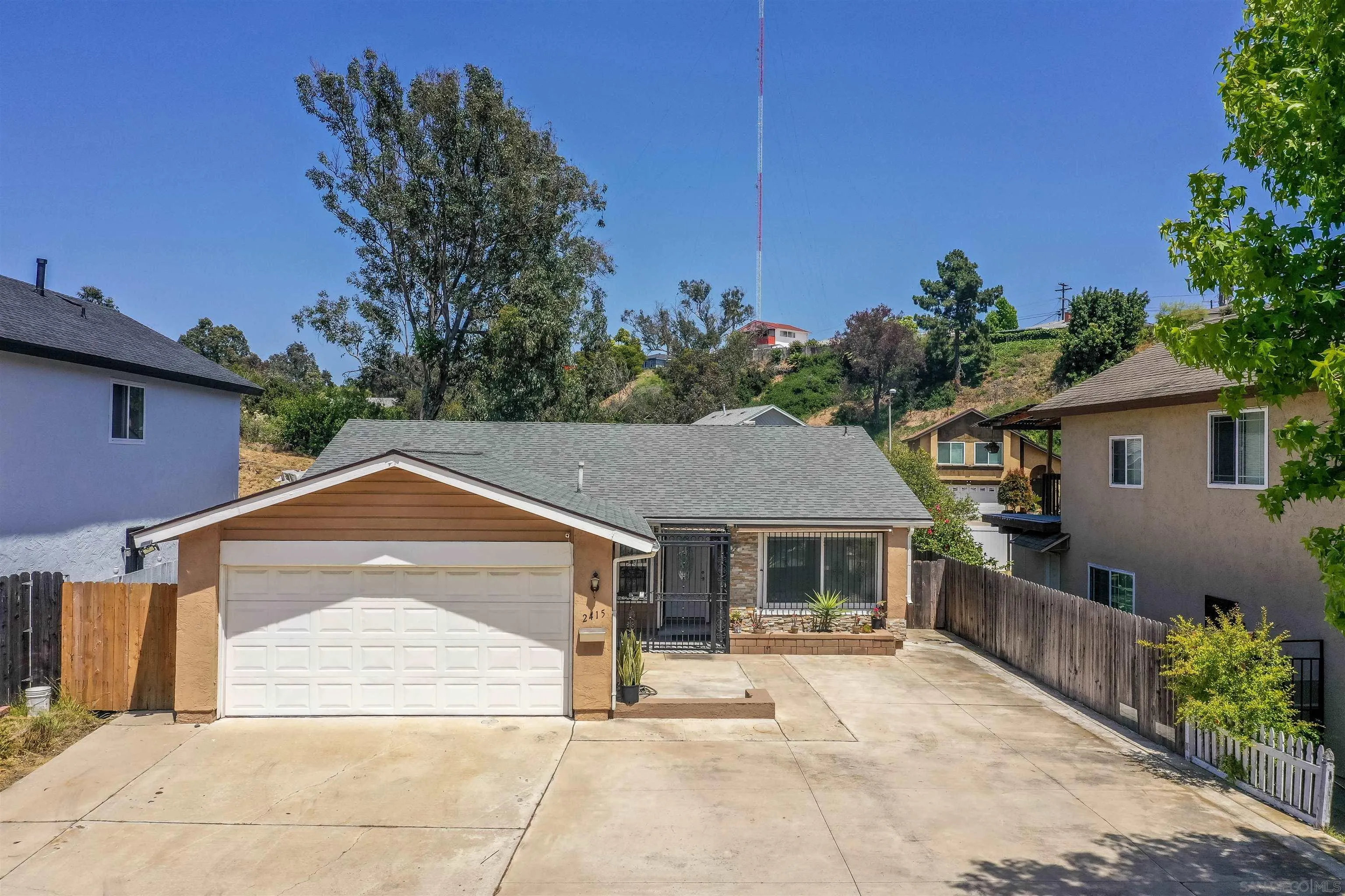 2415 Corinna Ct
