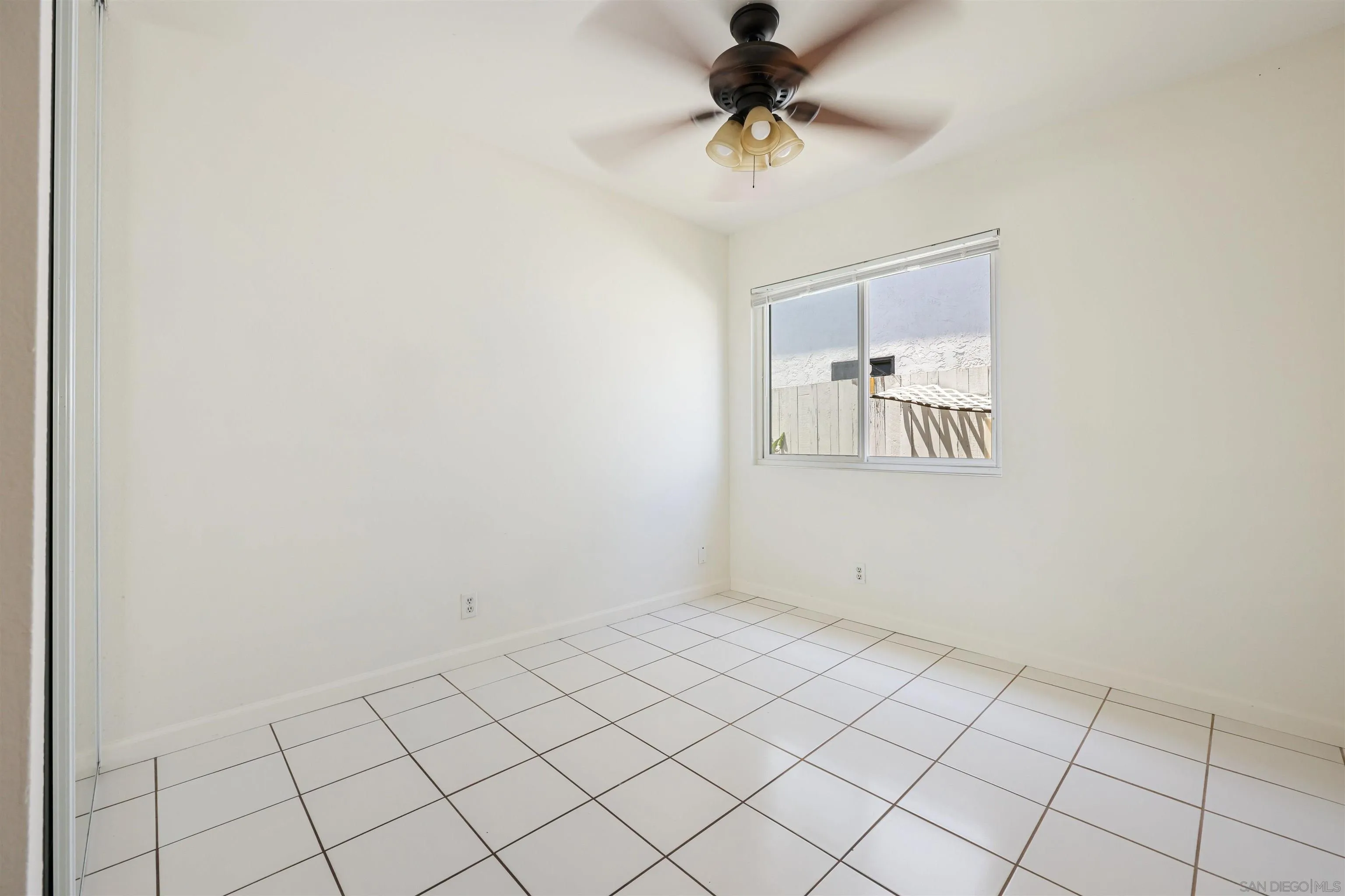 2415 Corinna Ct