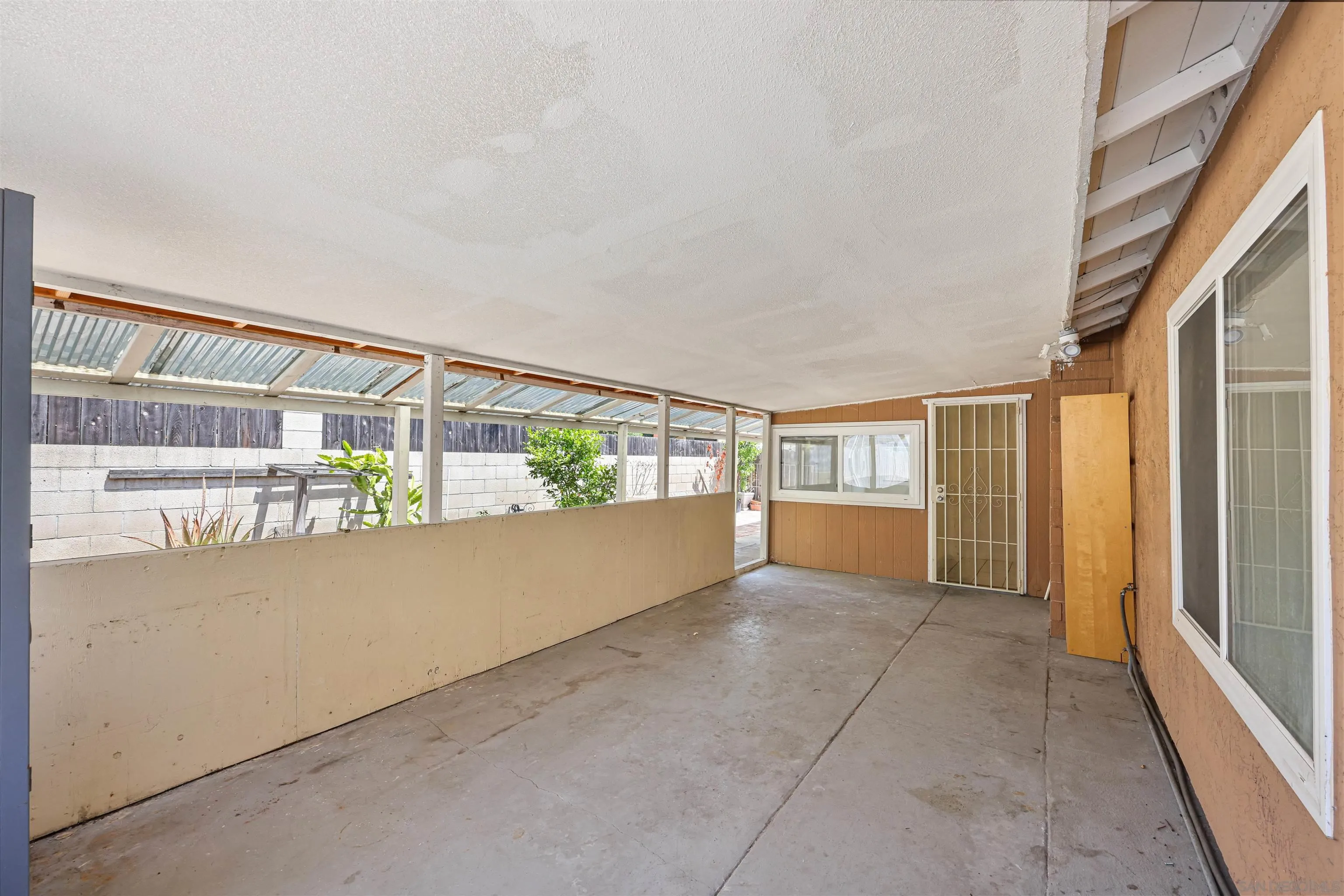 2415 Corinna Ct