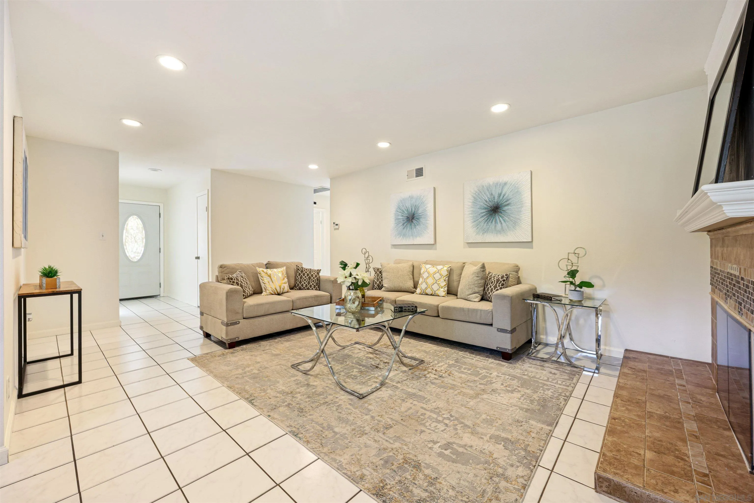 2415 Corinna Ct