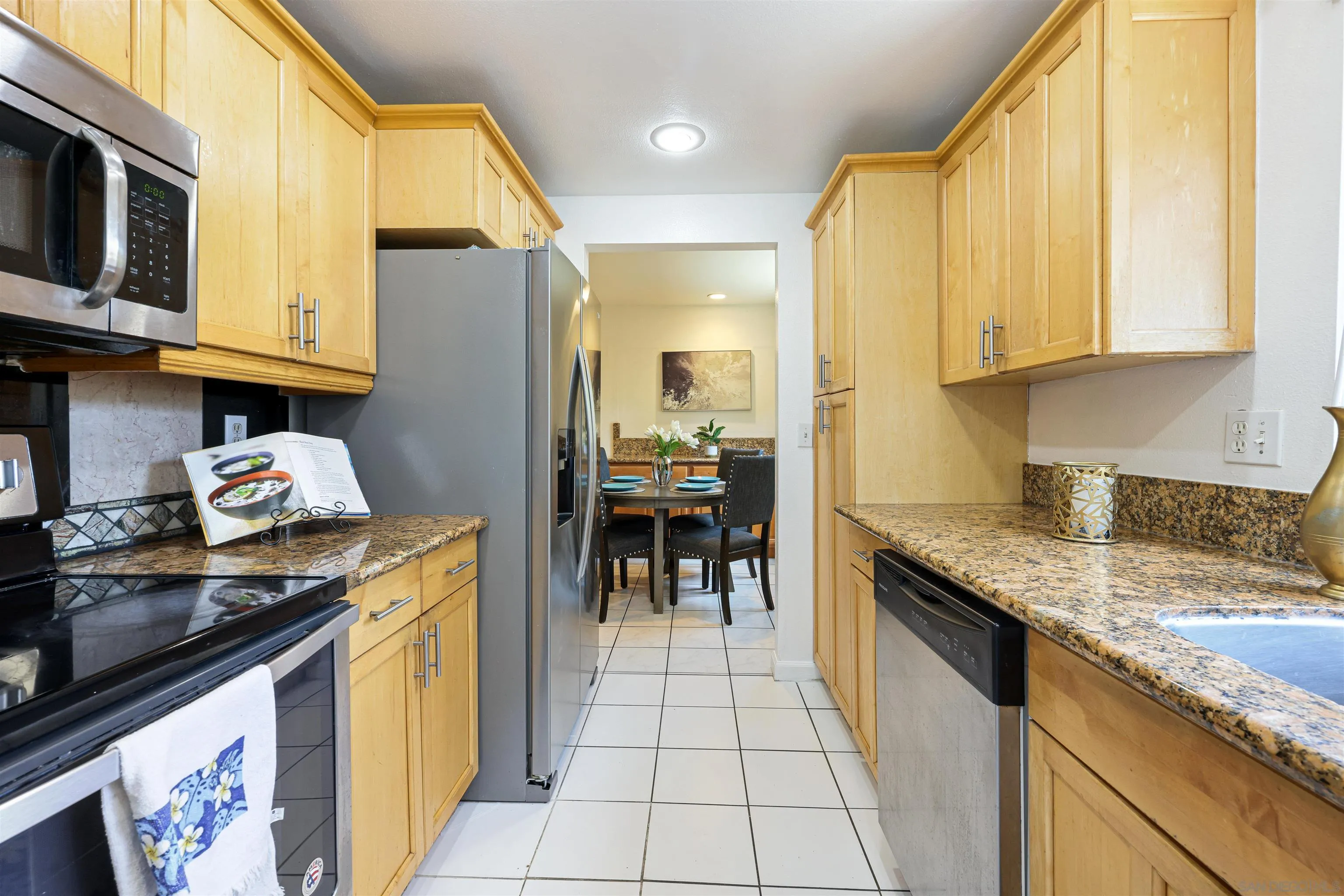 2415 Corinna Ct
