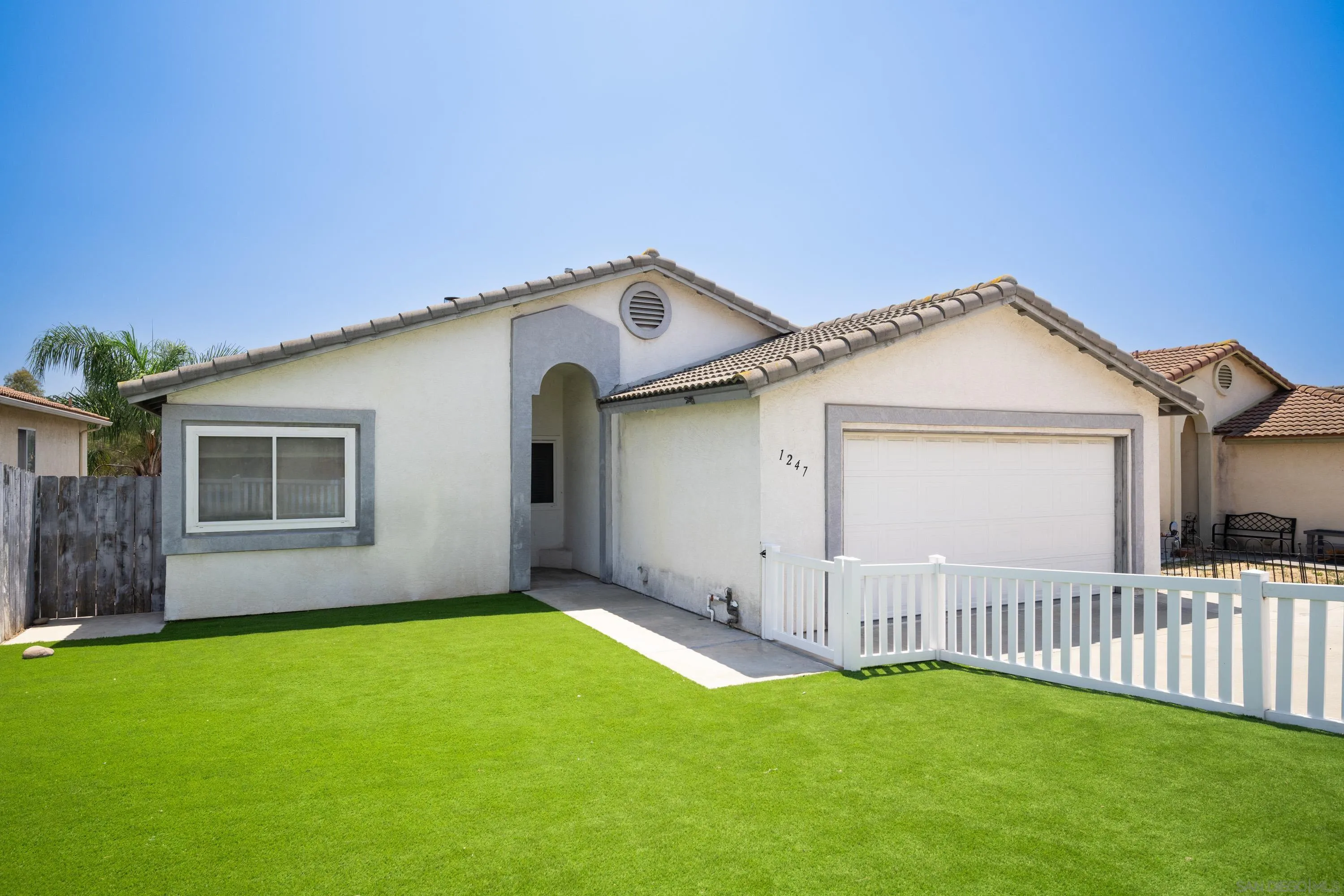 1247 Glencoe Dr
