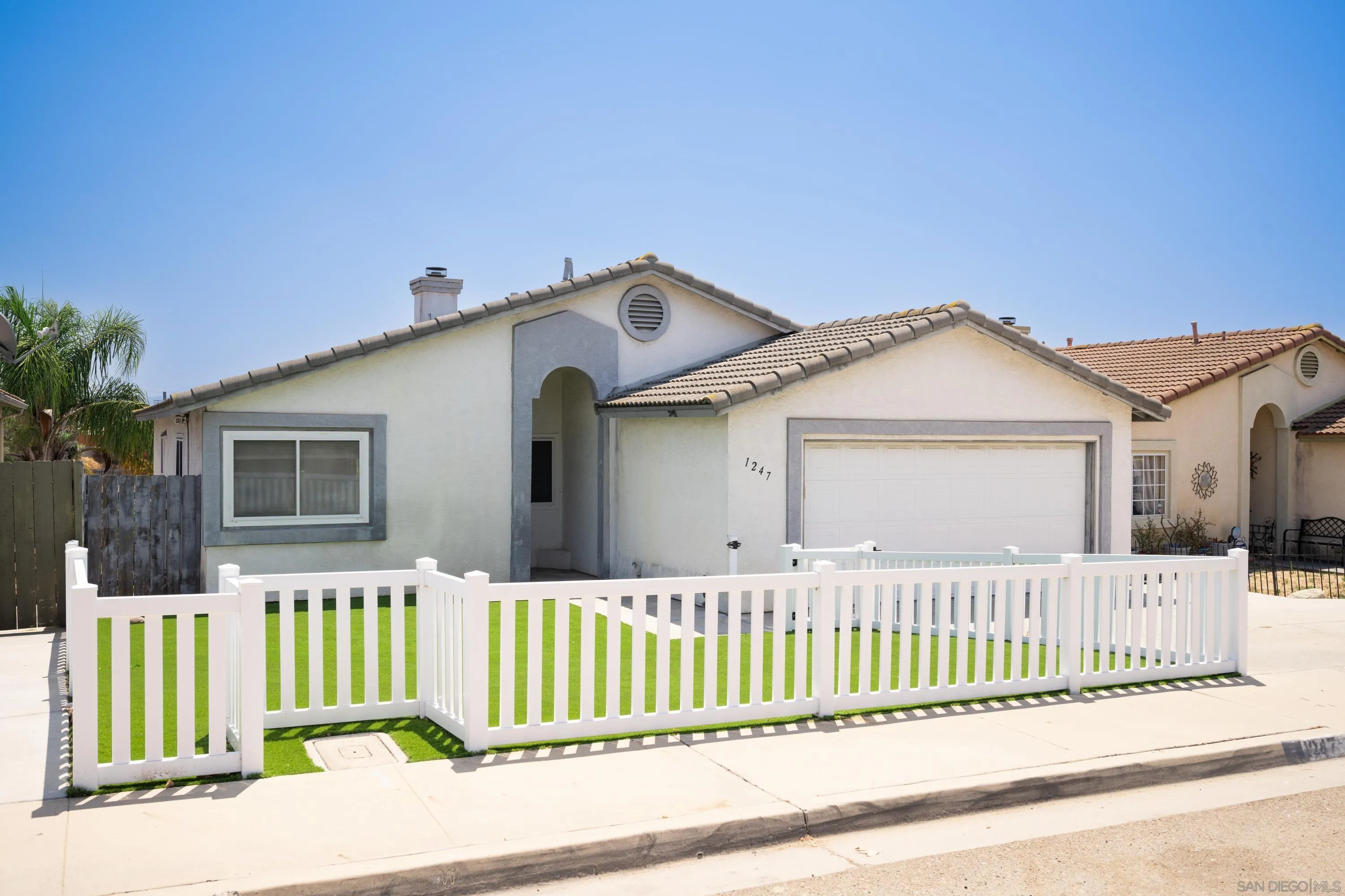 1247 Glencoe Dr