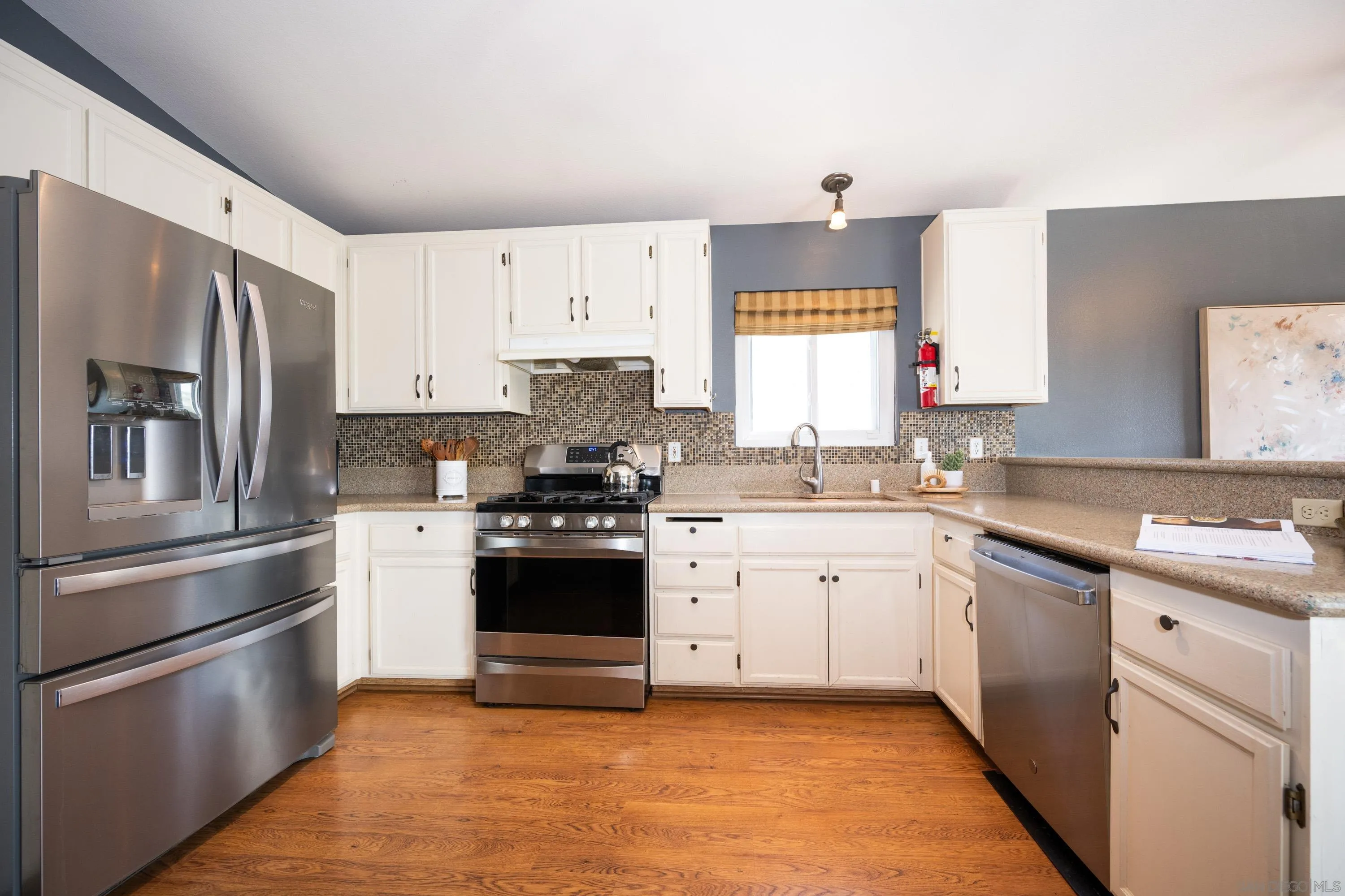 1247 Glencoe Dr