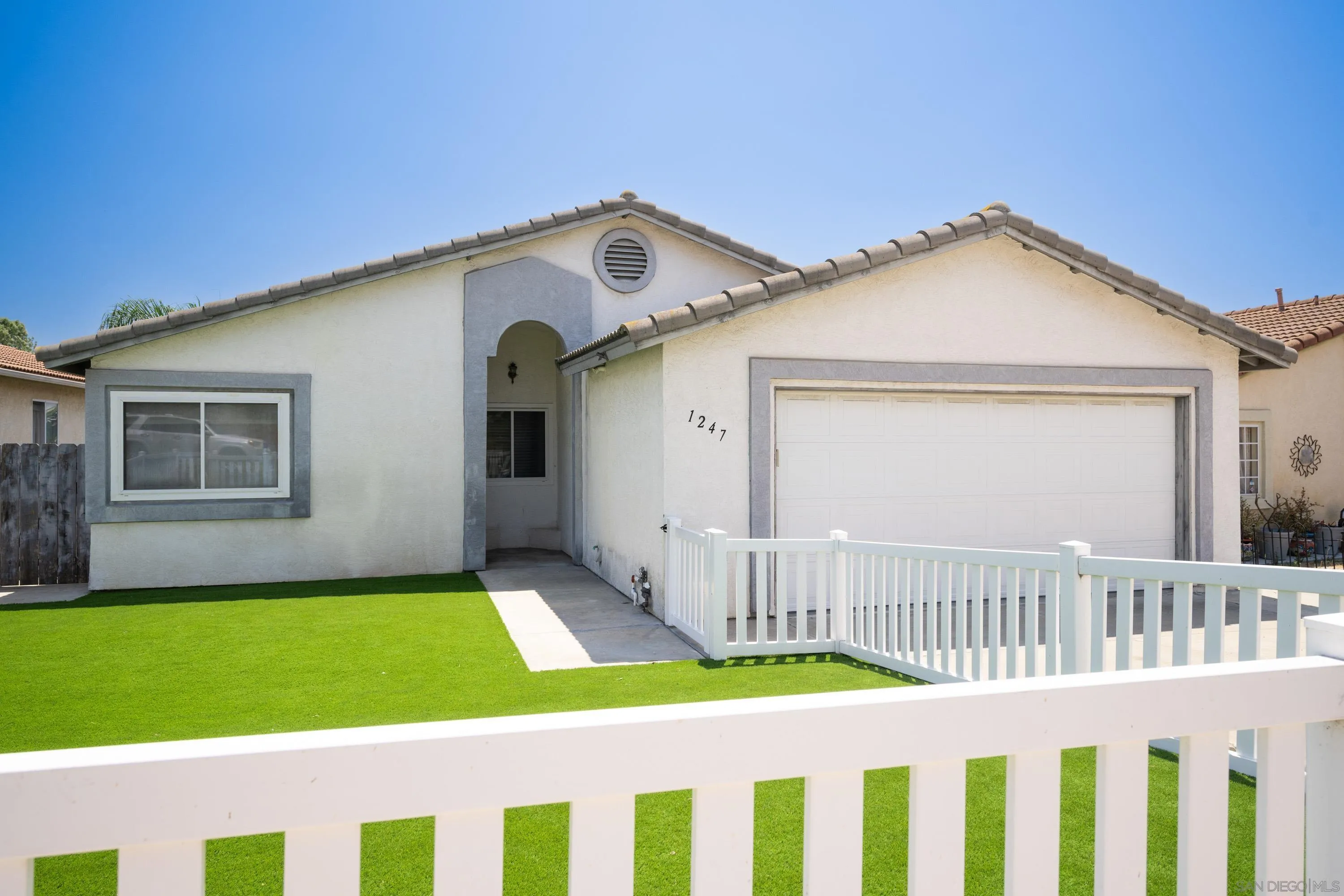1247 Glencoe Dr
