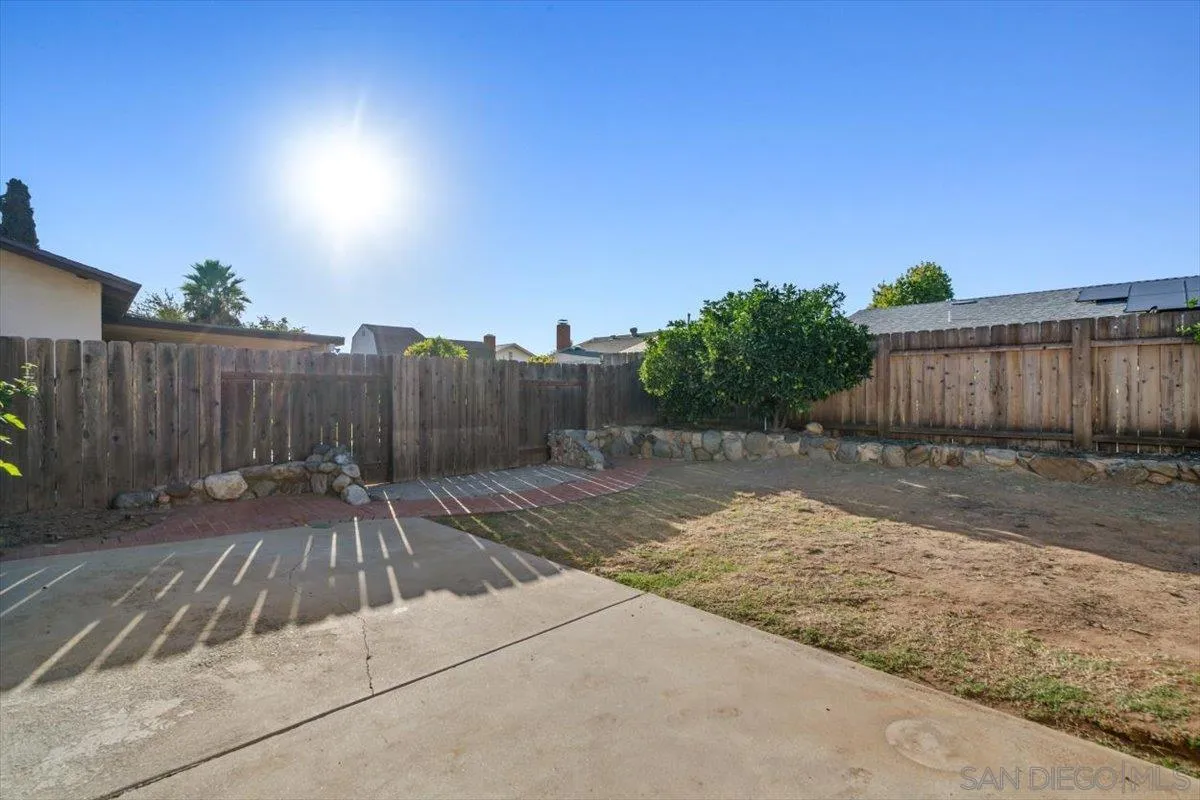 2162 E Lincoln Ave
