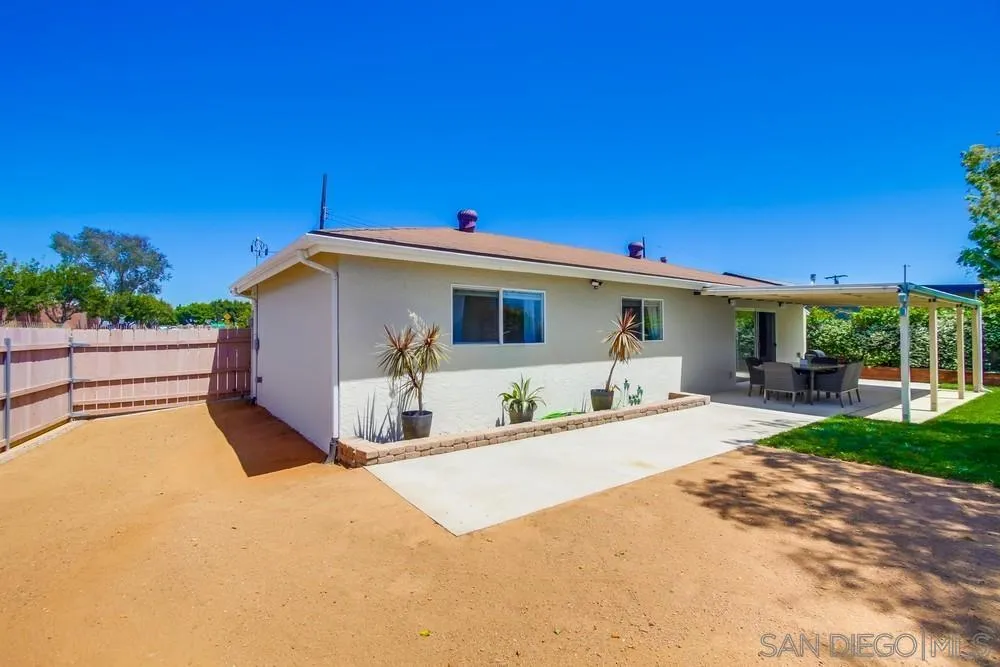 4294 Caledonia Dr