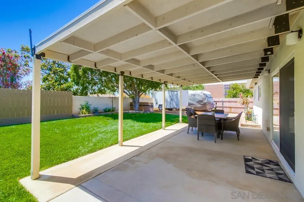 4294 Caledonia Dr