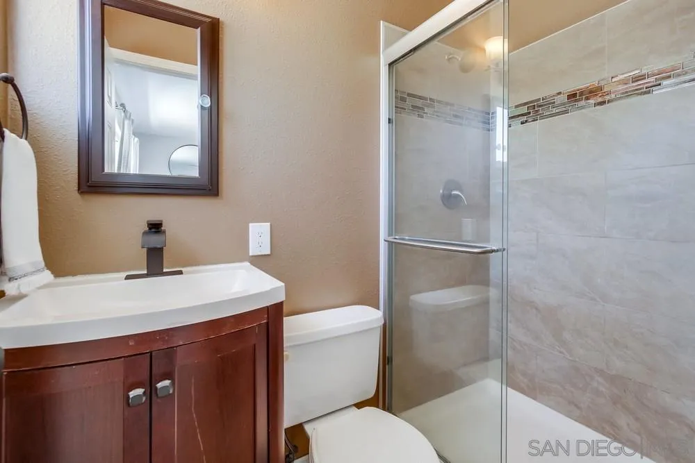 4294 Caledonia Dr