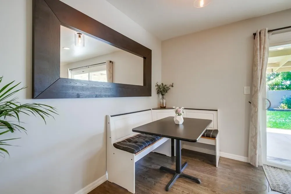 4294 Caledonia Dr