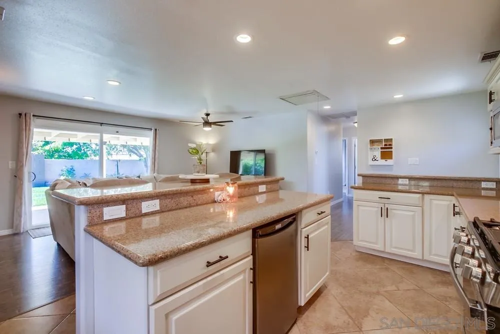 4294 Caledonia Dr