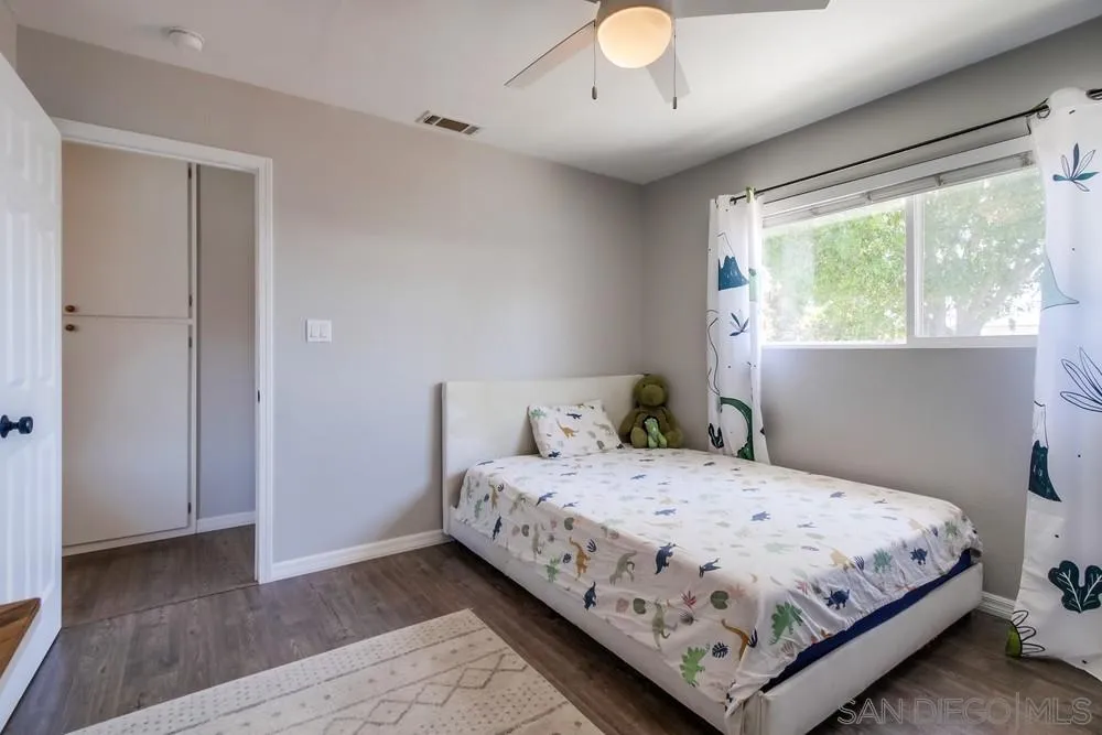 4294 Caledonia Dr