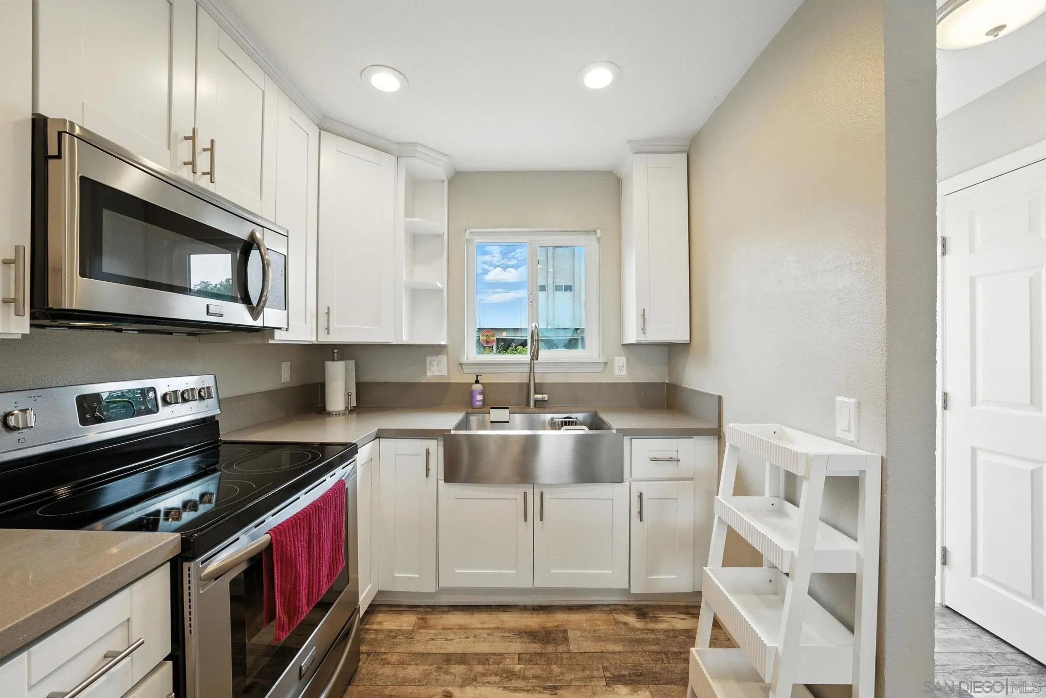 4294 51st St. Unit 4