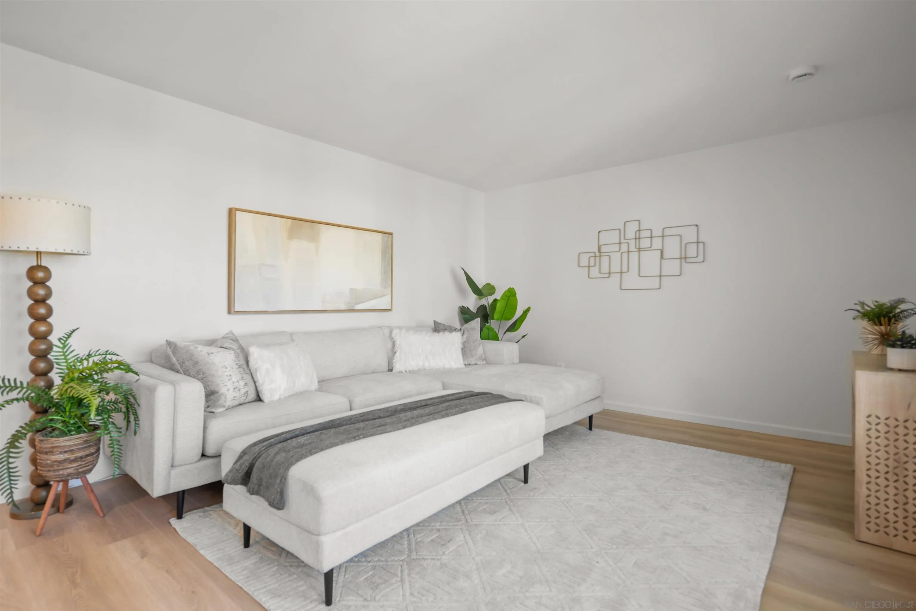 8715 Covina Cir