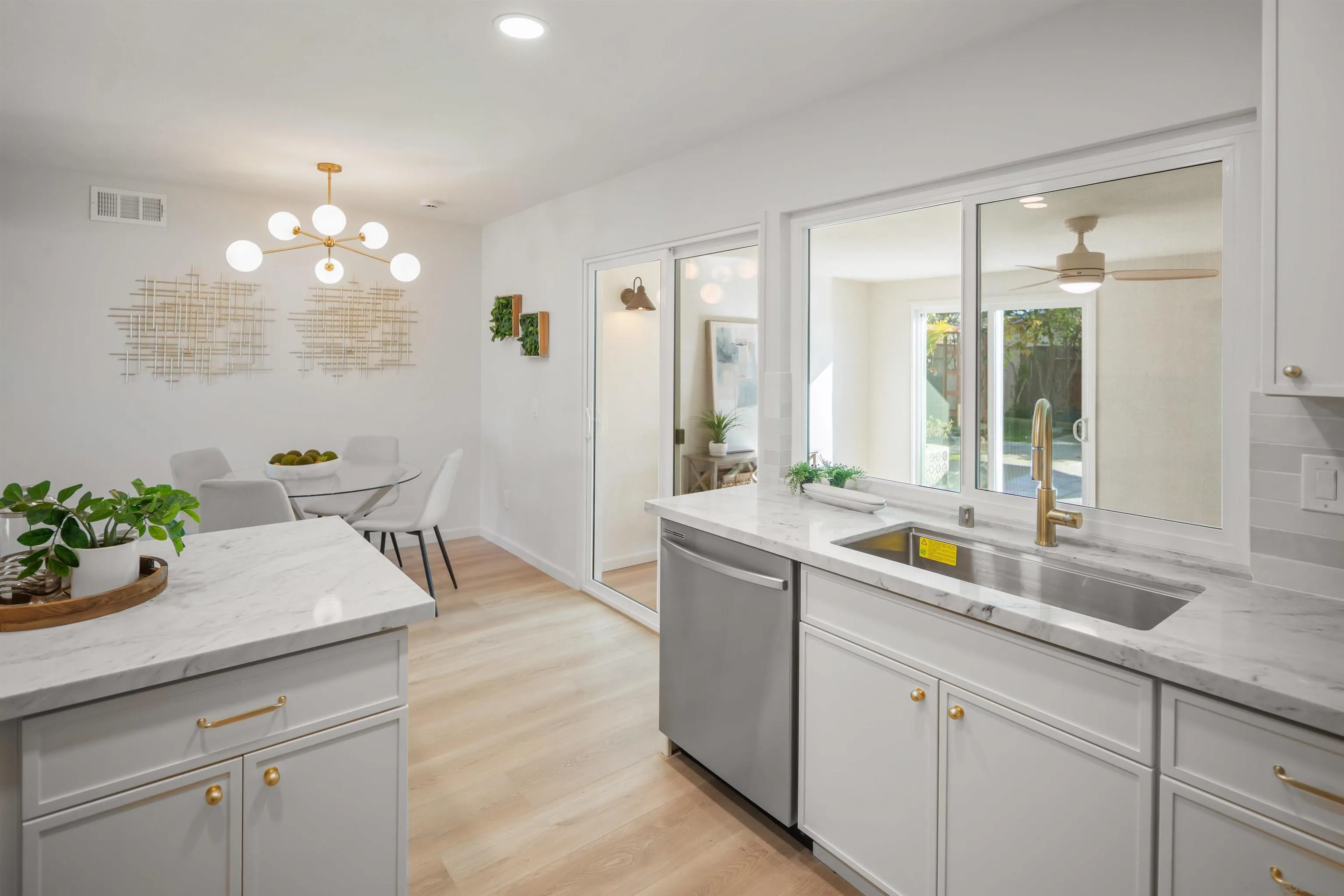 8715 Covina Cir