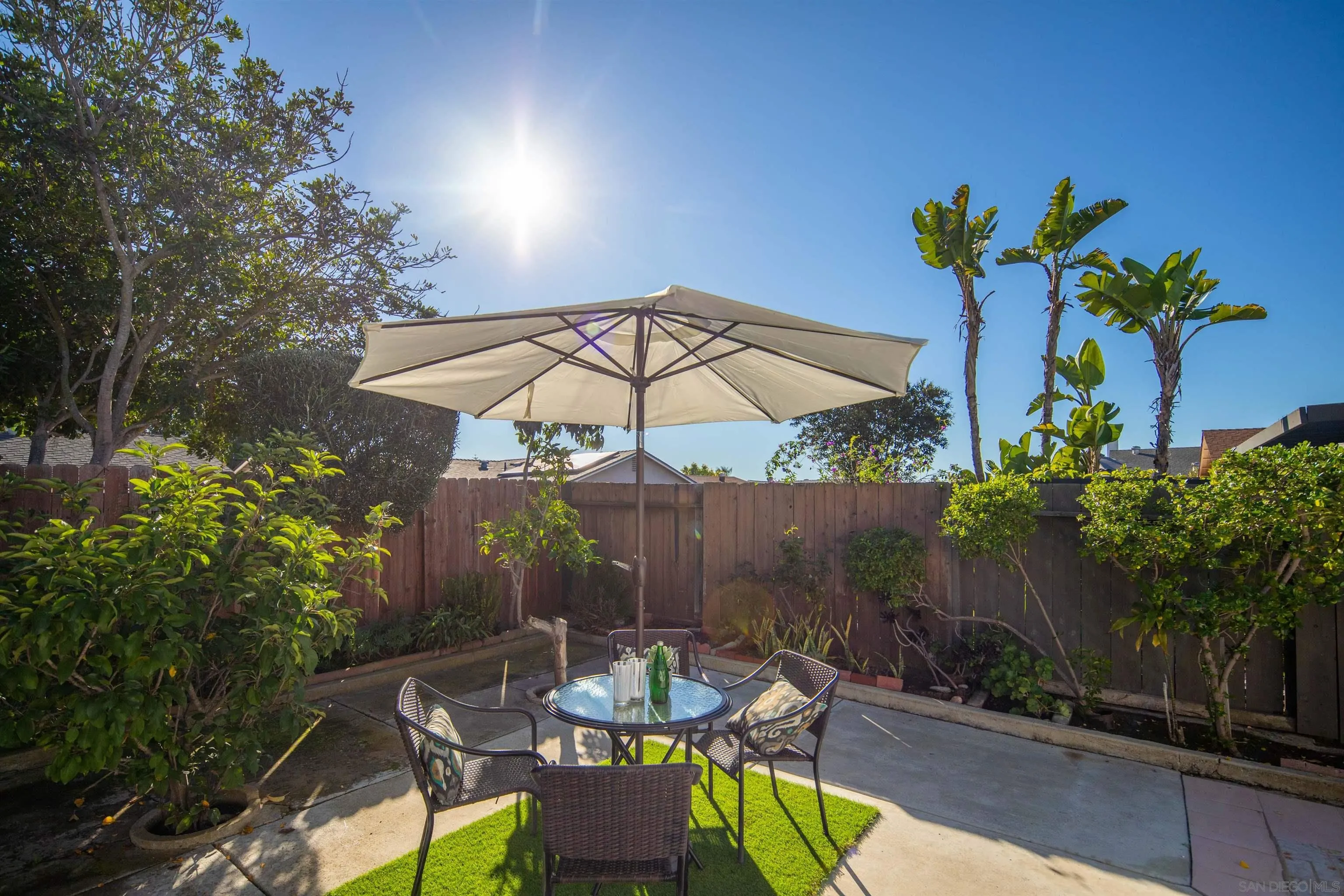 8715 Covina Cir
