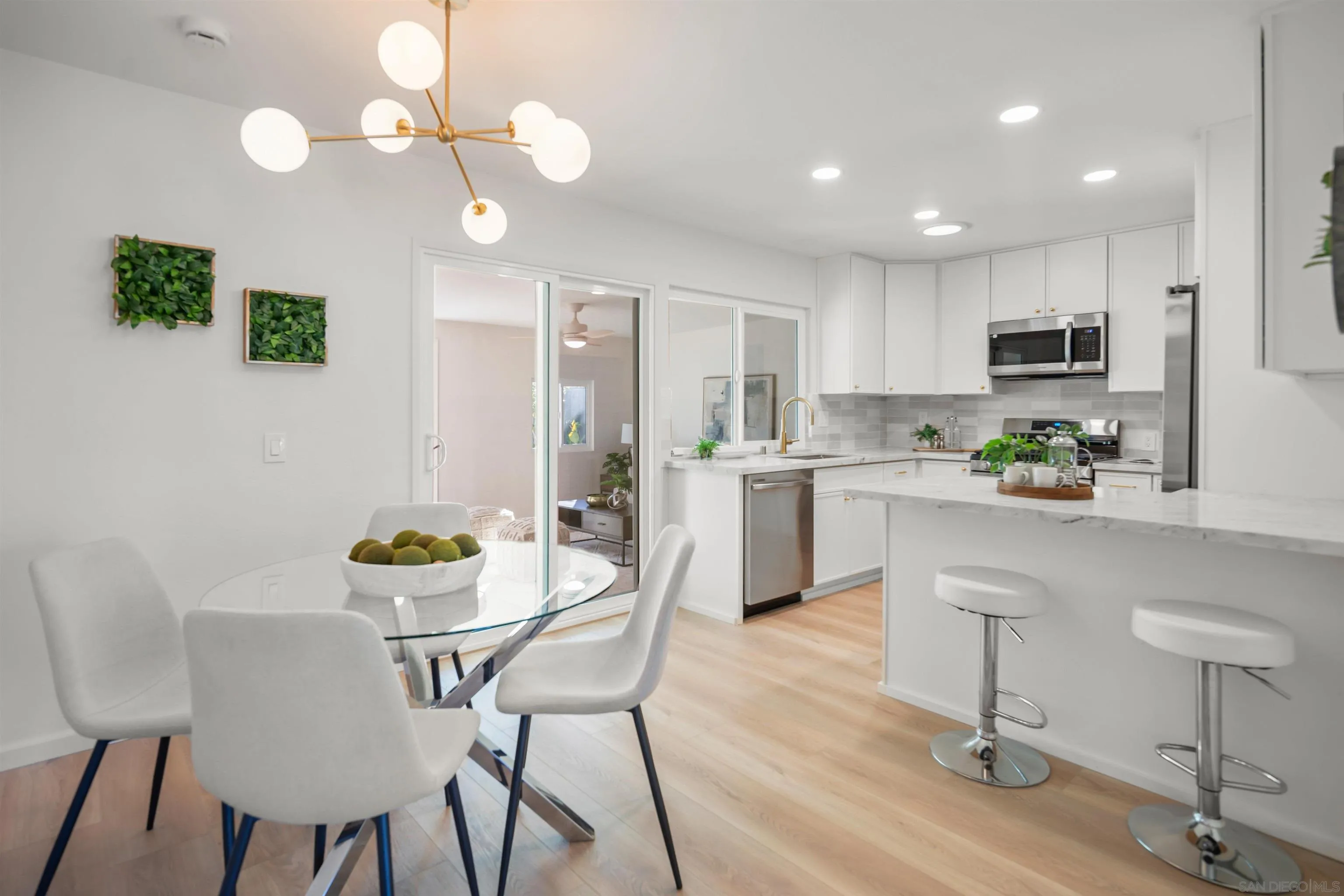 8715 Covina Cir