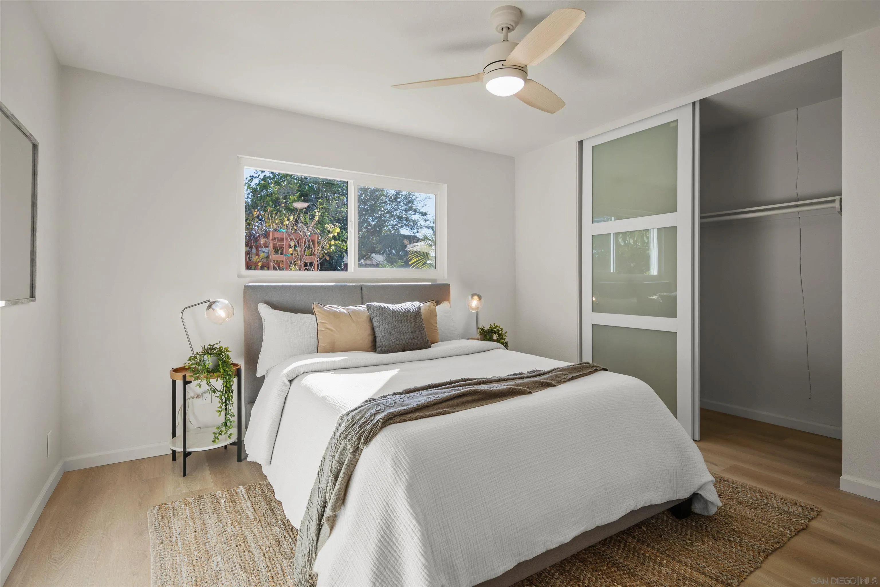 8715 Covina Cir