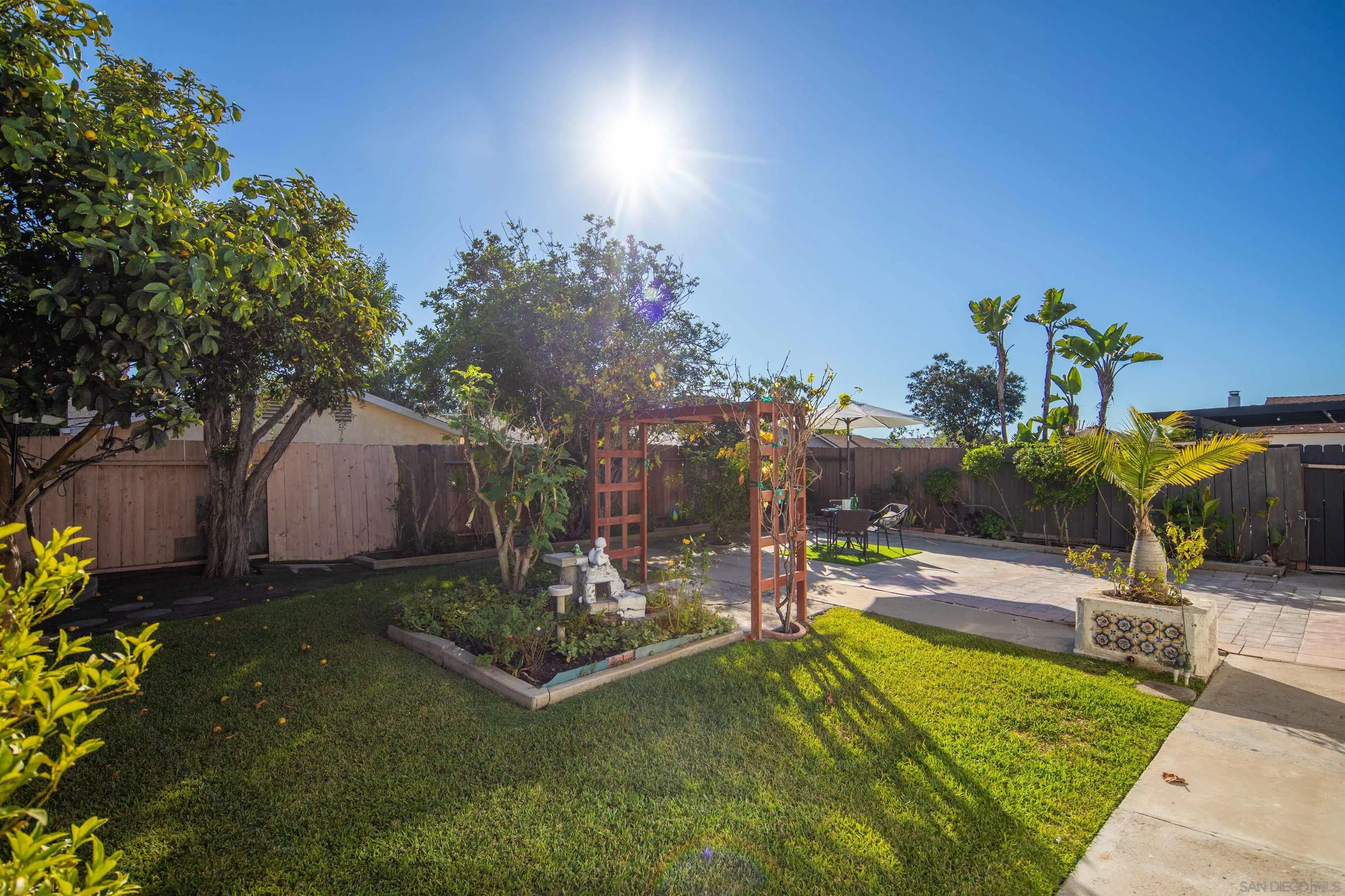 8715 Covina Cir