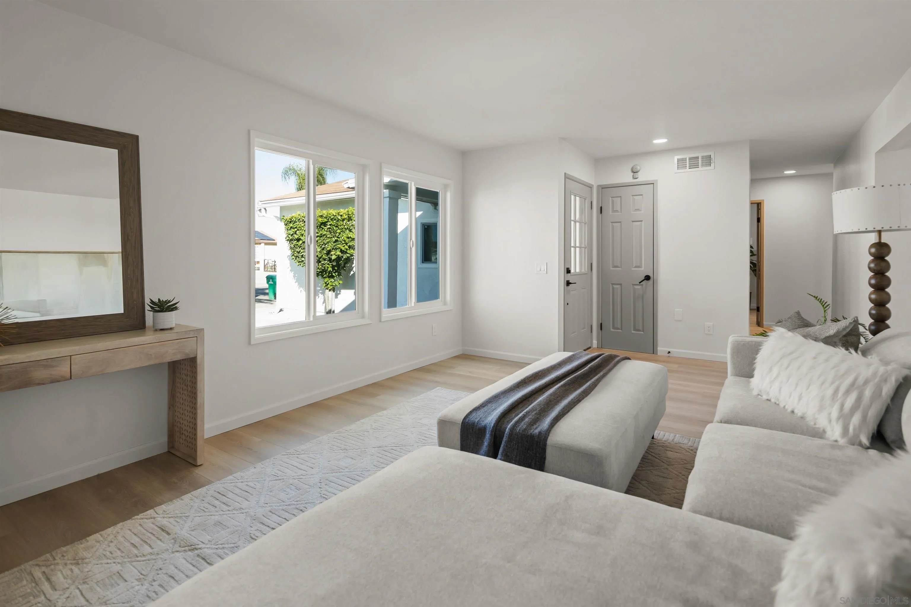 8715 Covina Cir