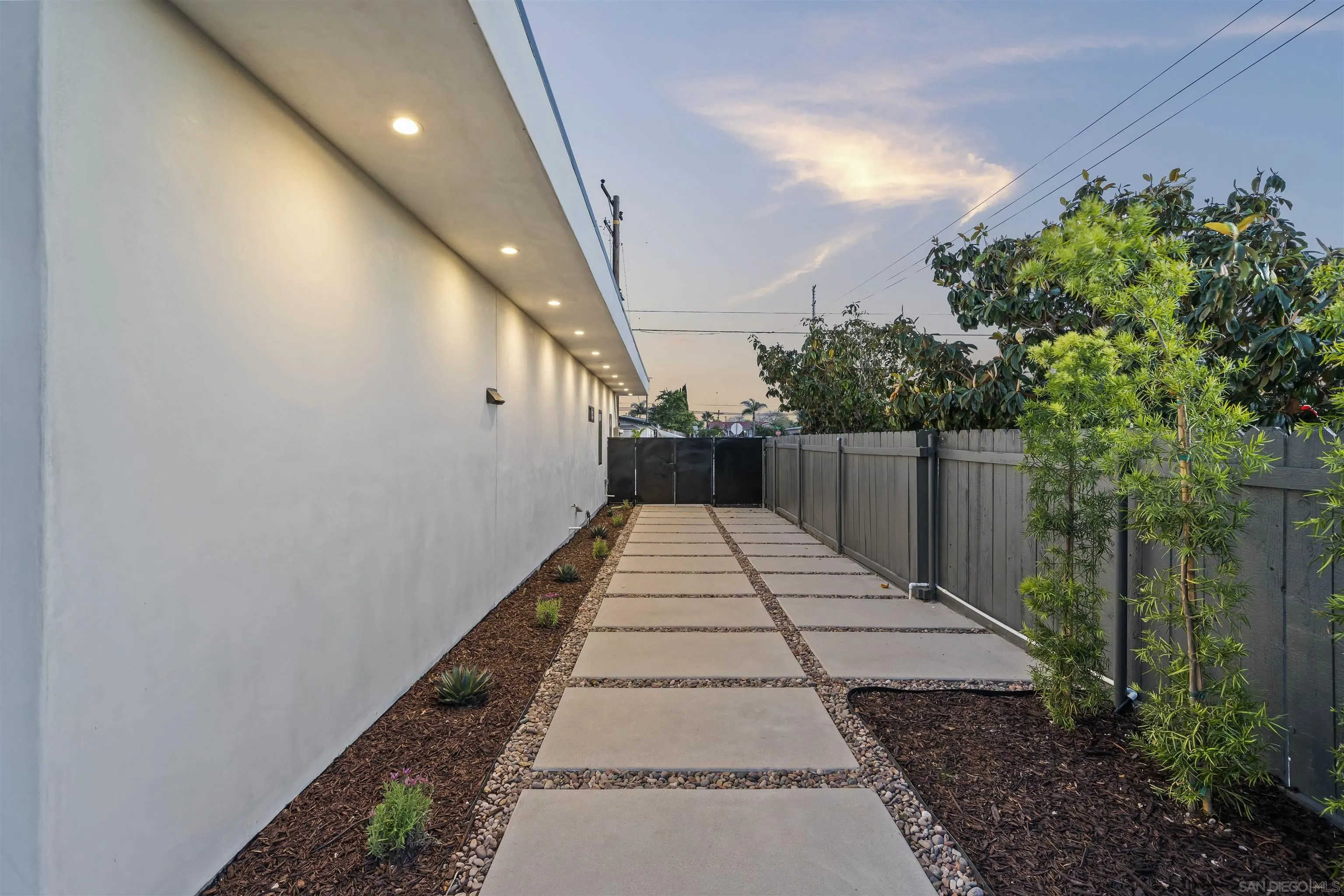 3702 Conrad