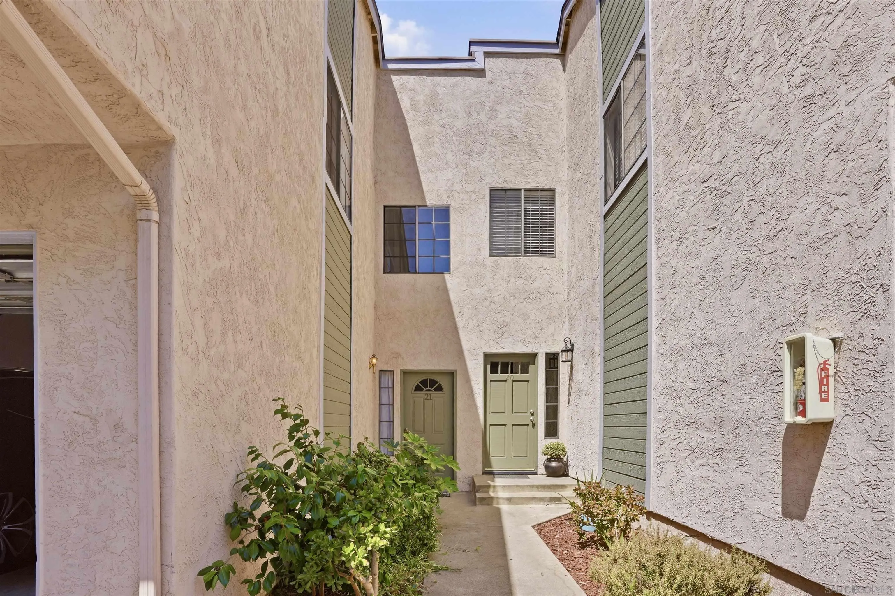 1225 N Broadway Unit 21