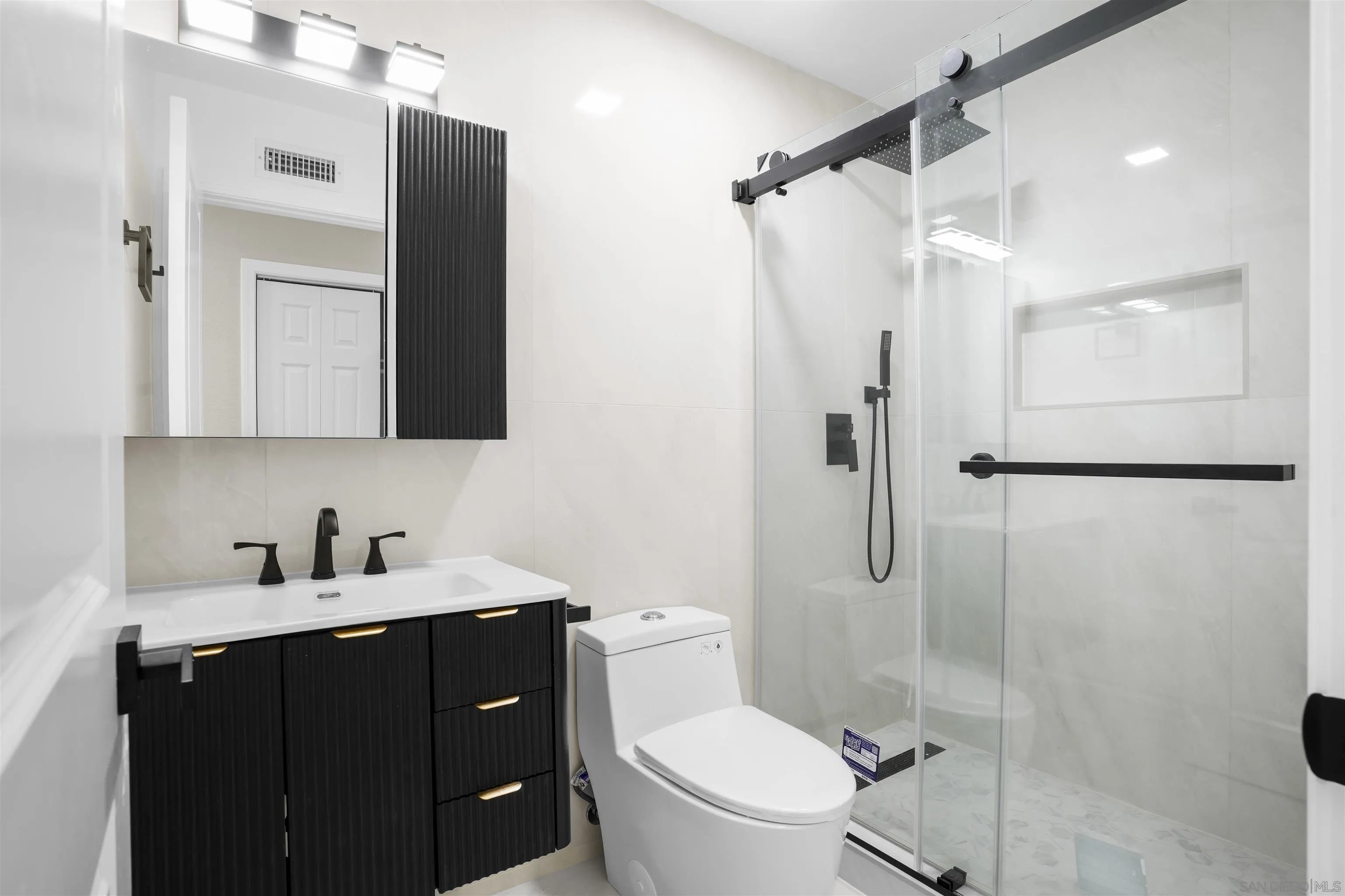 10385 Cheviot