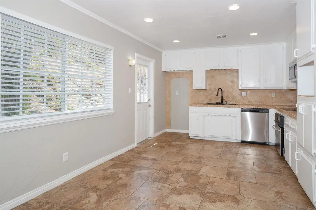 9253 Westhill Road