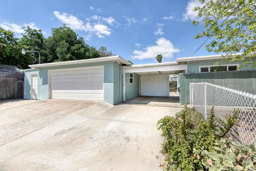 5733 Thorn Street