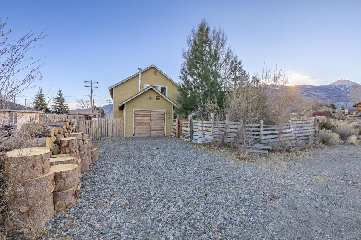 1082 E Mono Lake Dr