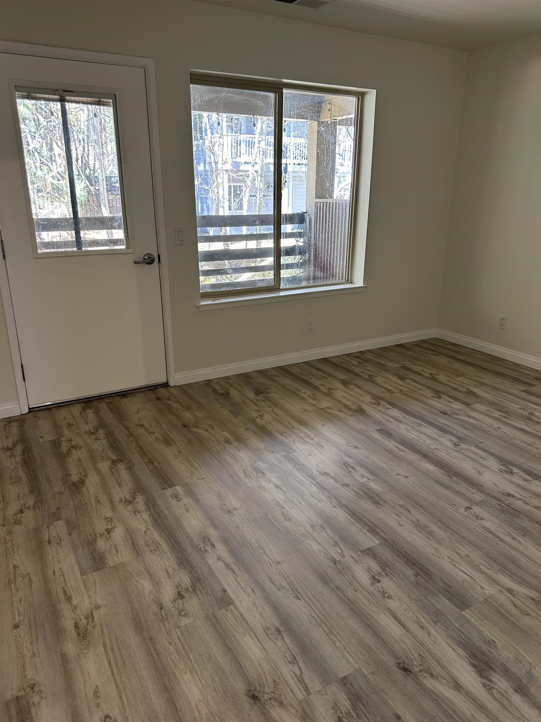 1700 Old Mammoth Rd #22 (door I-106)