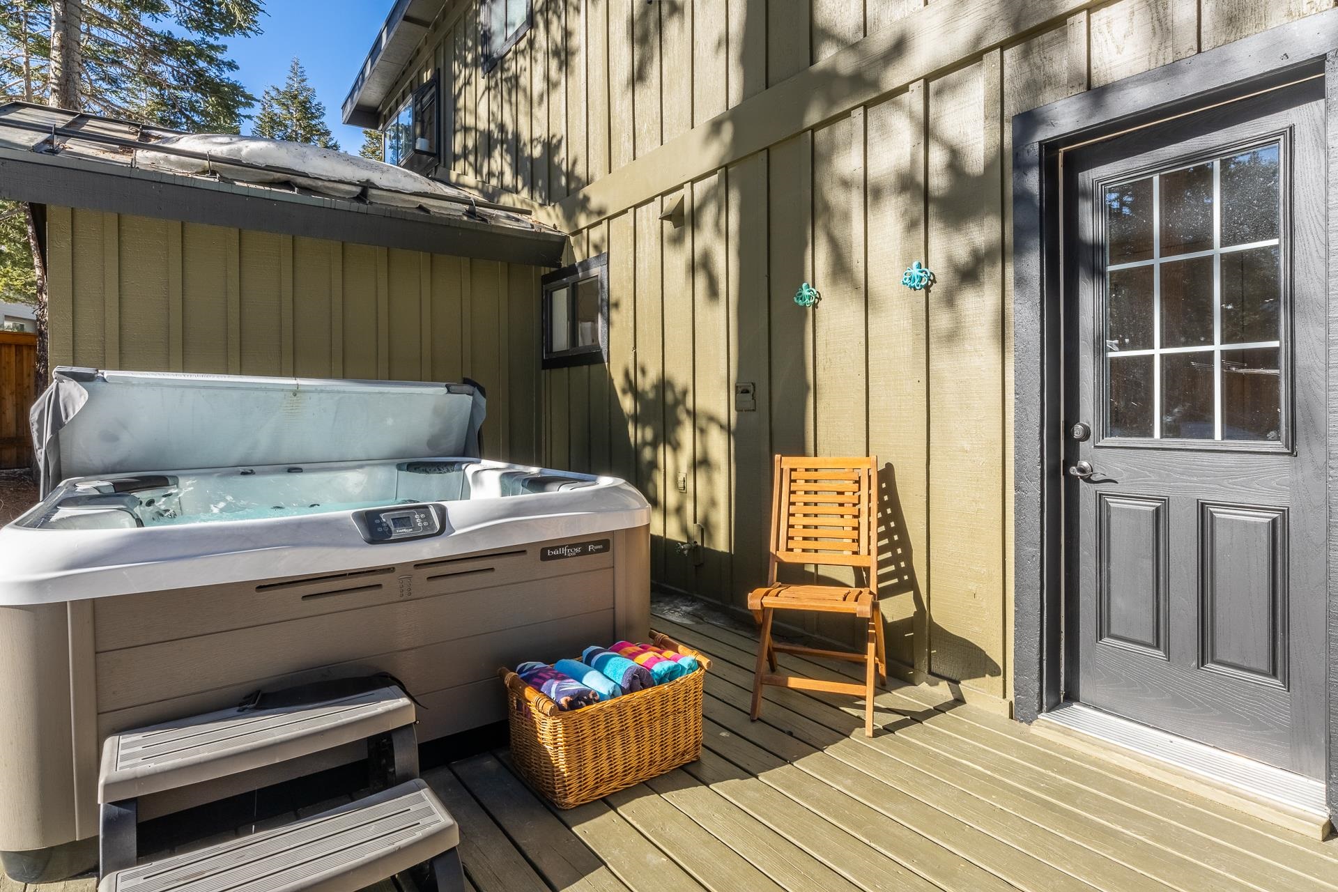 45 Tyrol Ln
