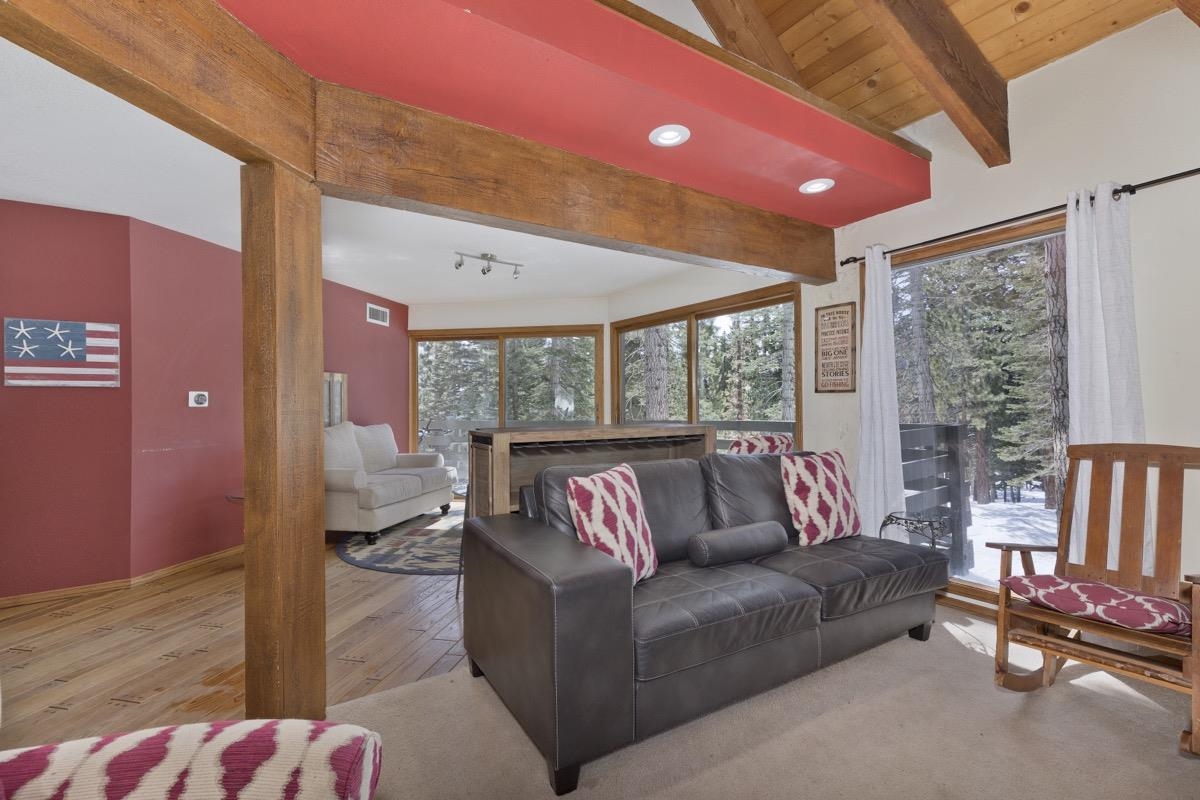 103 Zurs Ct