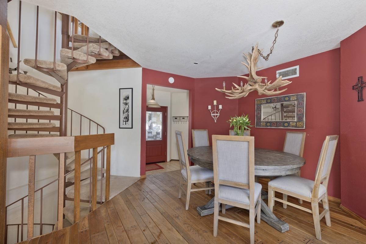 103 Zurs Ct