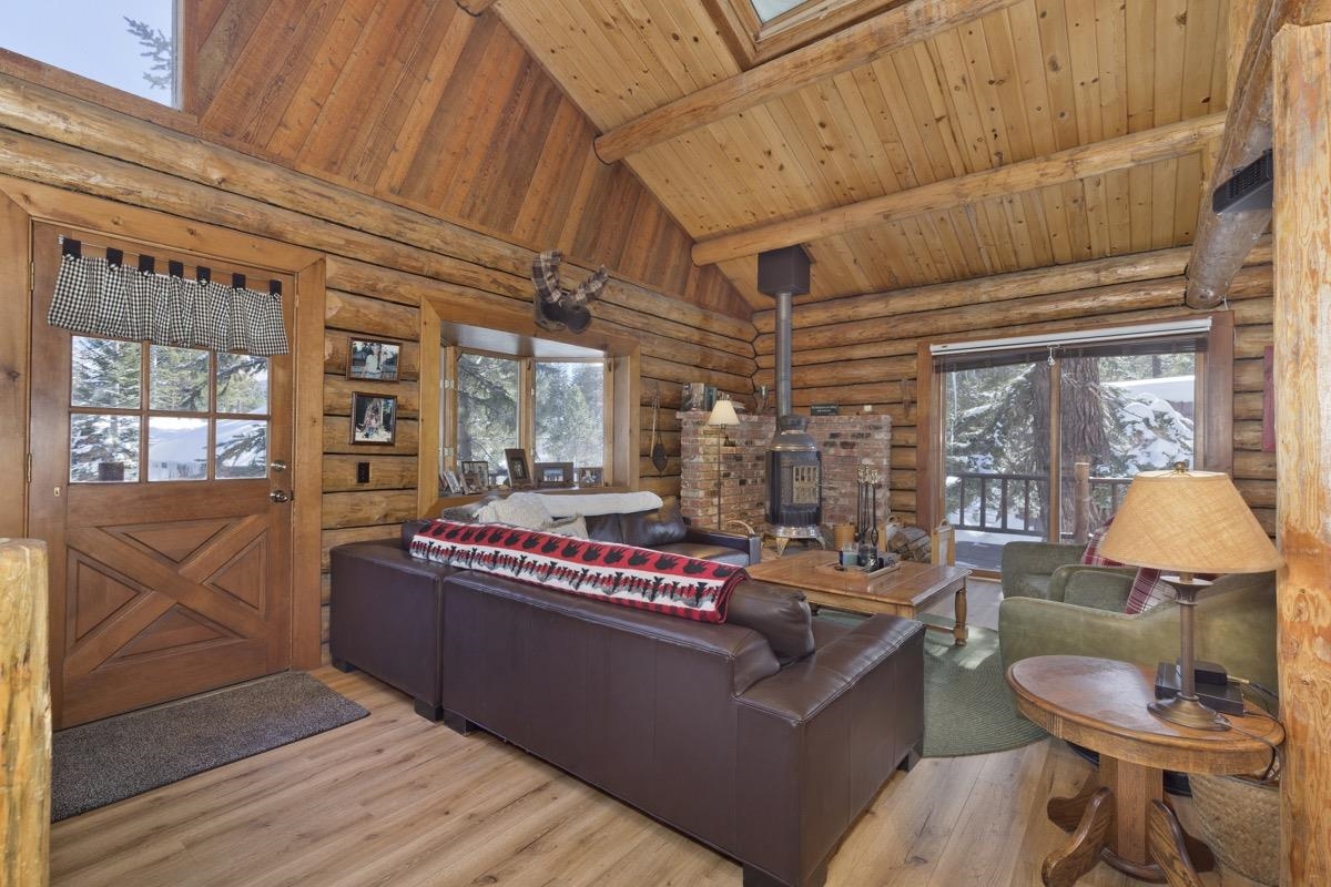 72 Rainbow Ln