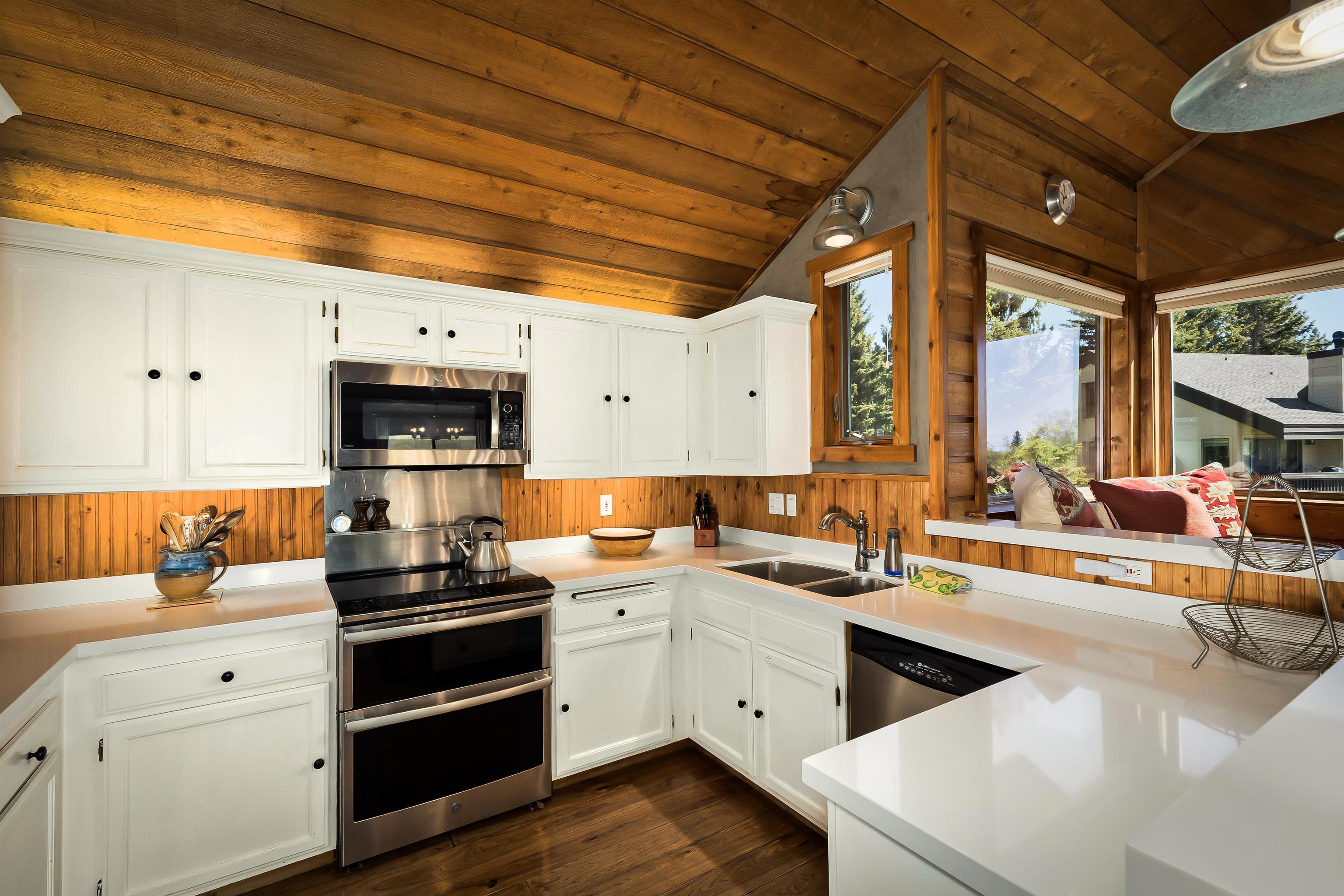 218 Solitude Unit: Snowcreek II 218