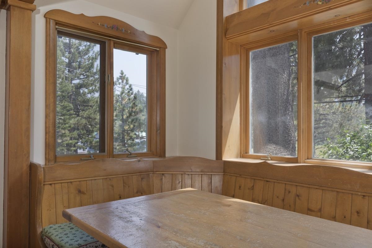 2030 Old mammoth Road