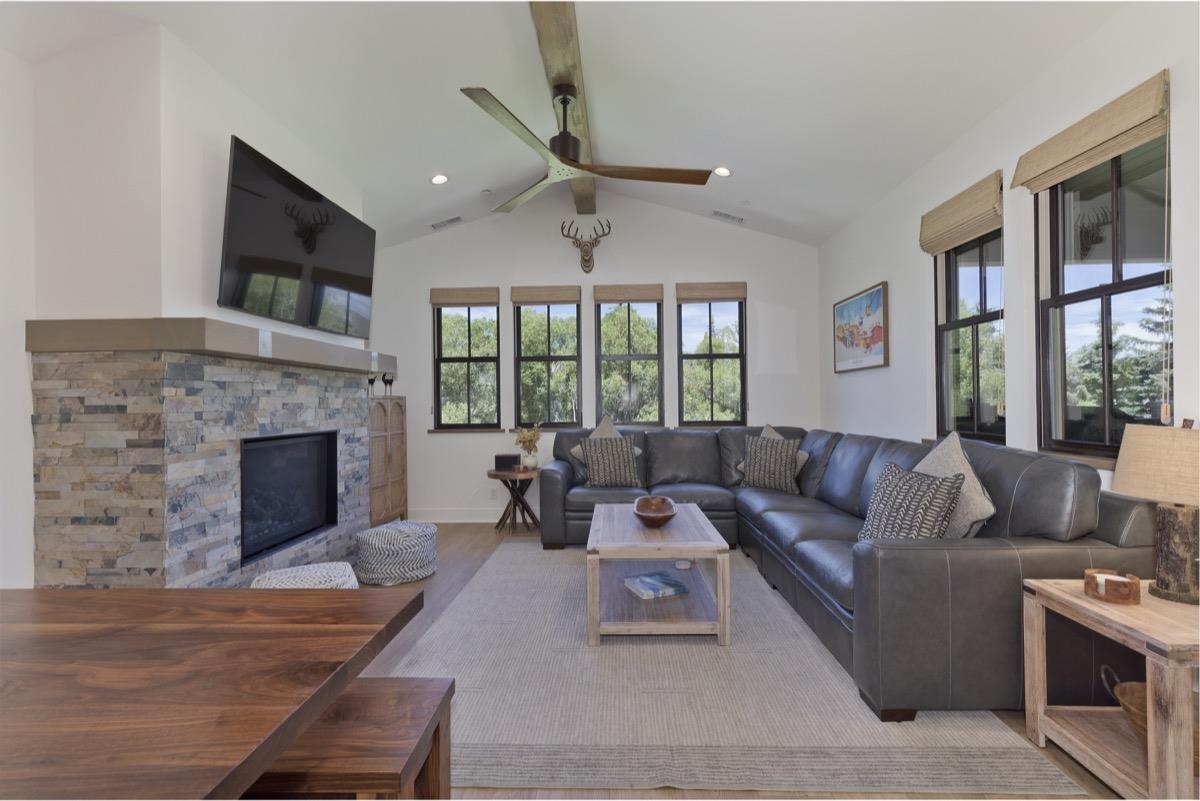 1601 Clear Creek Rd Unit: Creekhouse 1601
