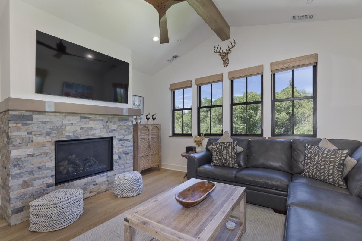 1601 Clear Creek Rd Unit: Creekhouse 1601
