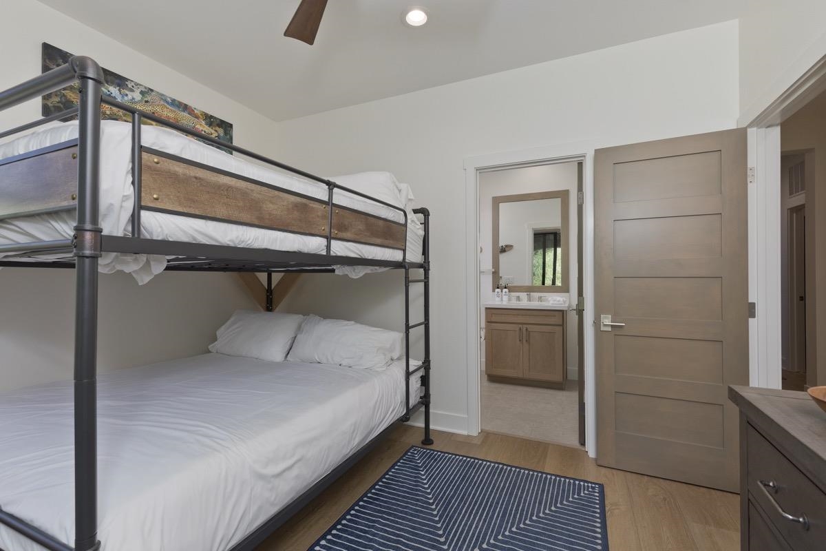 1601 Clear Creek Rd Unit: Creekhouse 1601