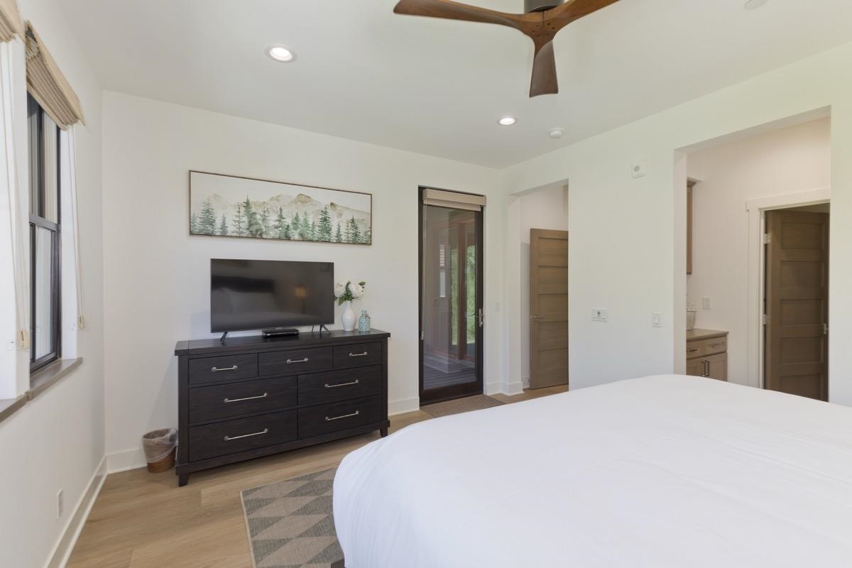1601 Clear Creek Rd Unit: Creekhouse 1601