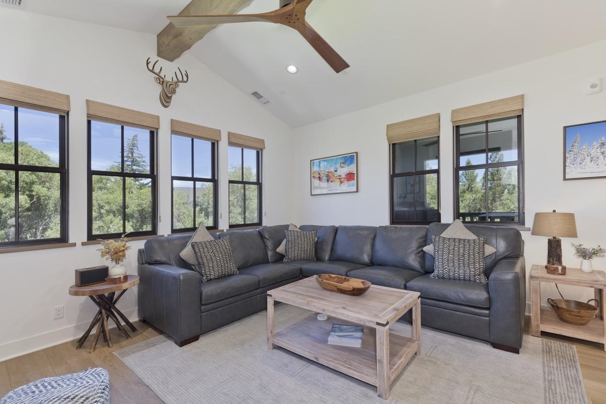 1601 Clear Creek Rd Unit: Creekhouse 1601