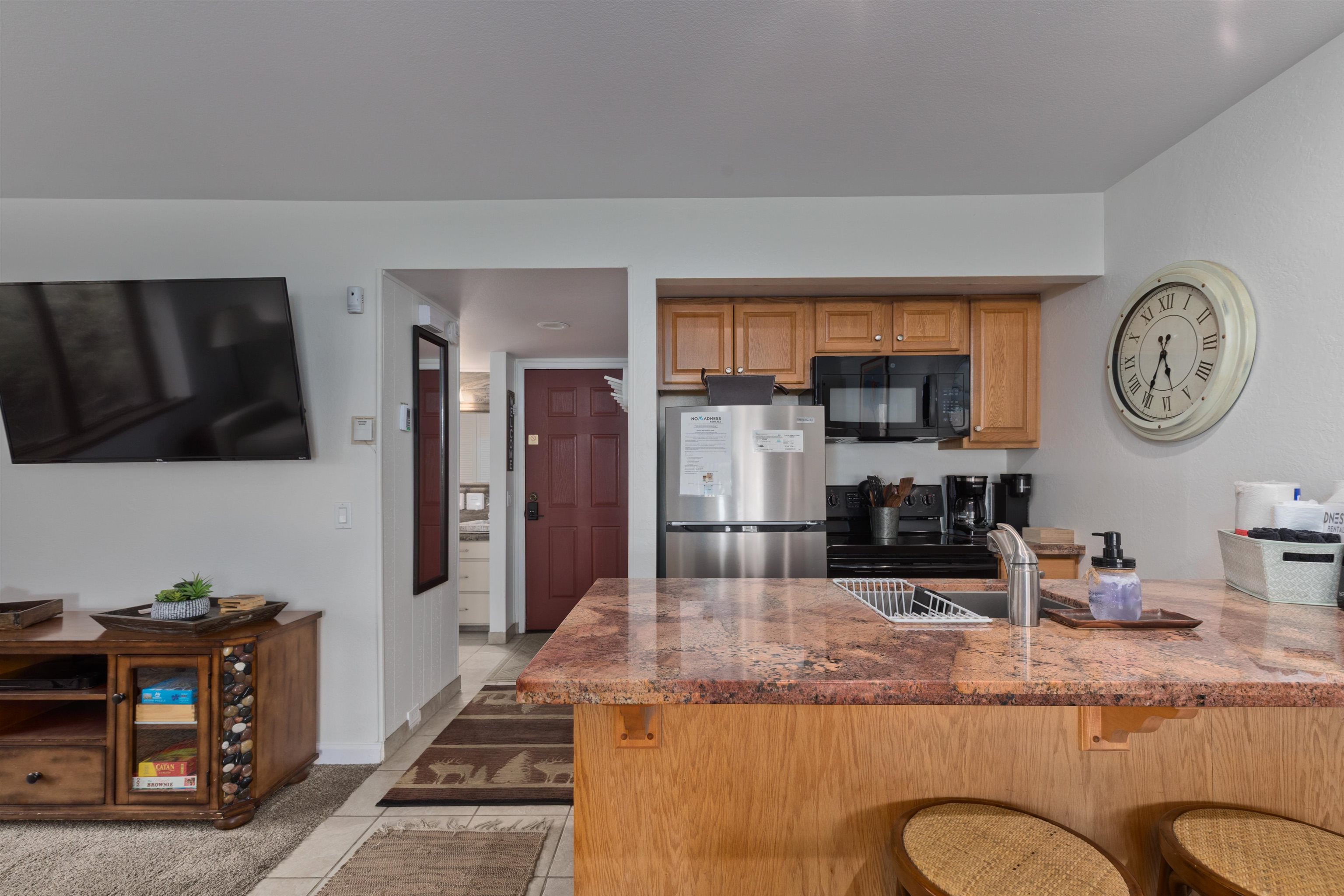 221 Canyon Blvd #102