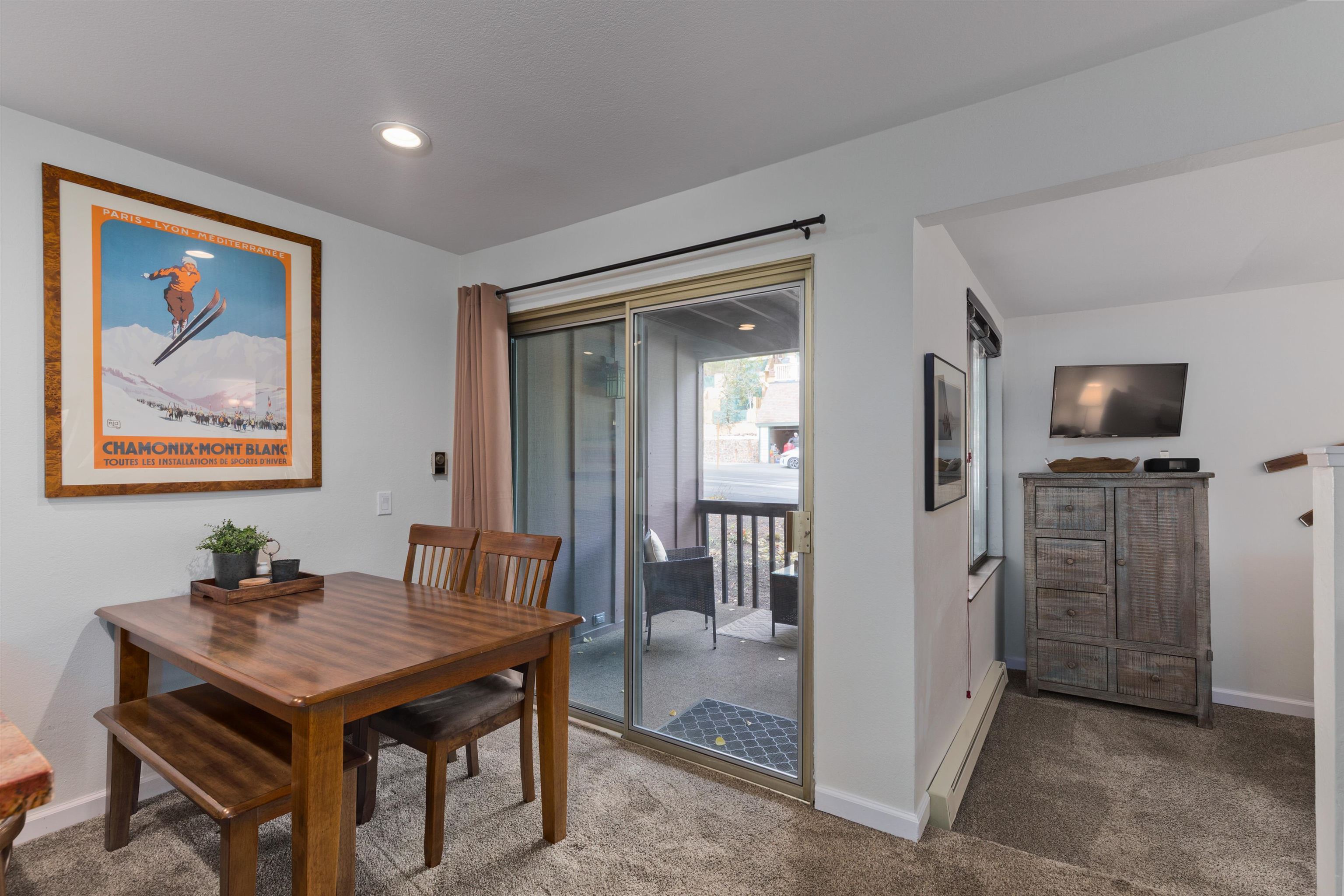 221 Canyon Blvd #102