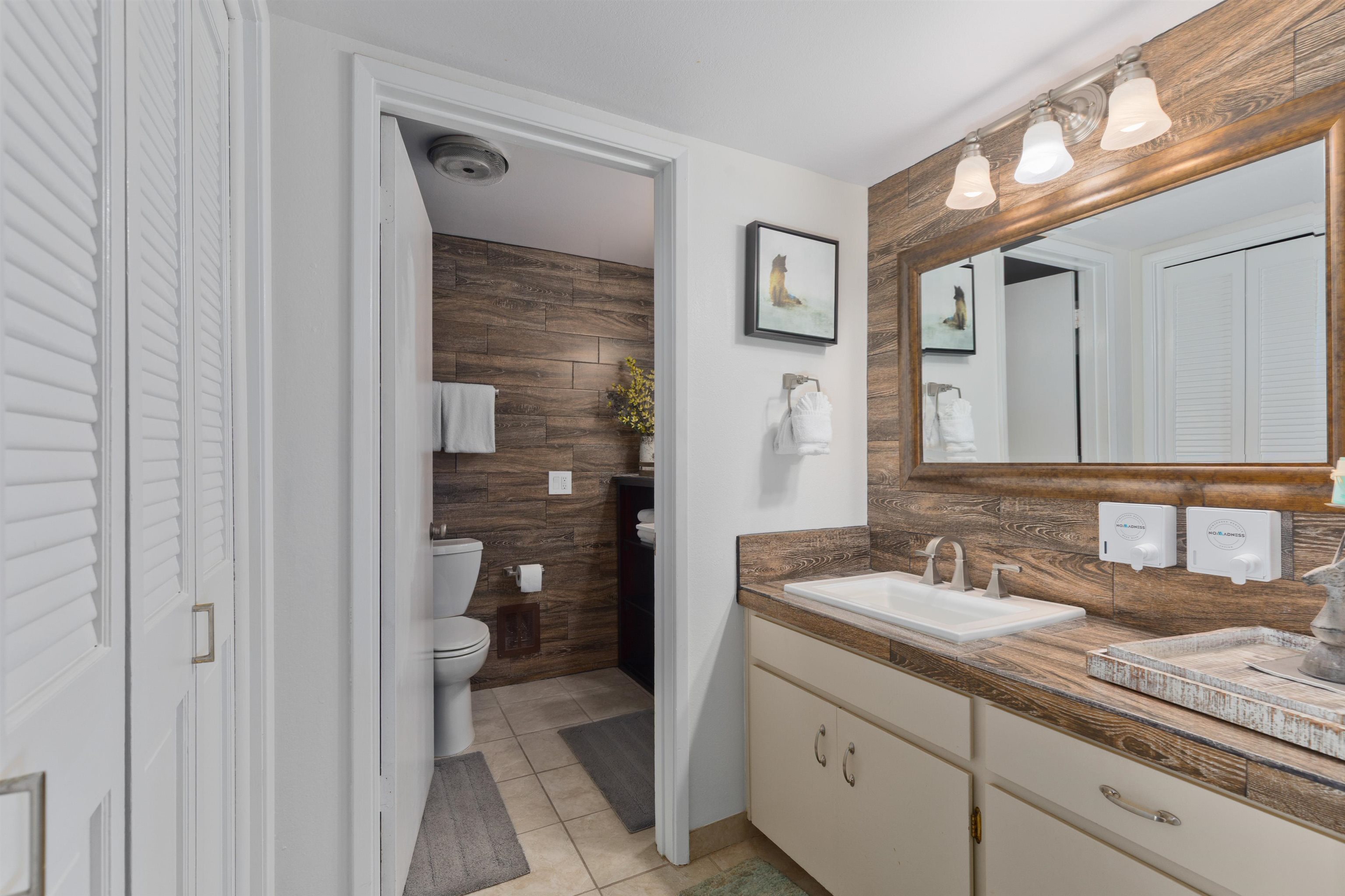 221 Canyon Blvd #102