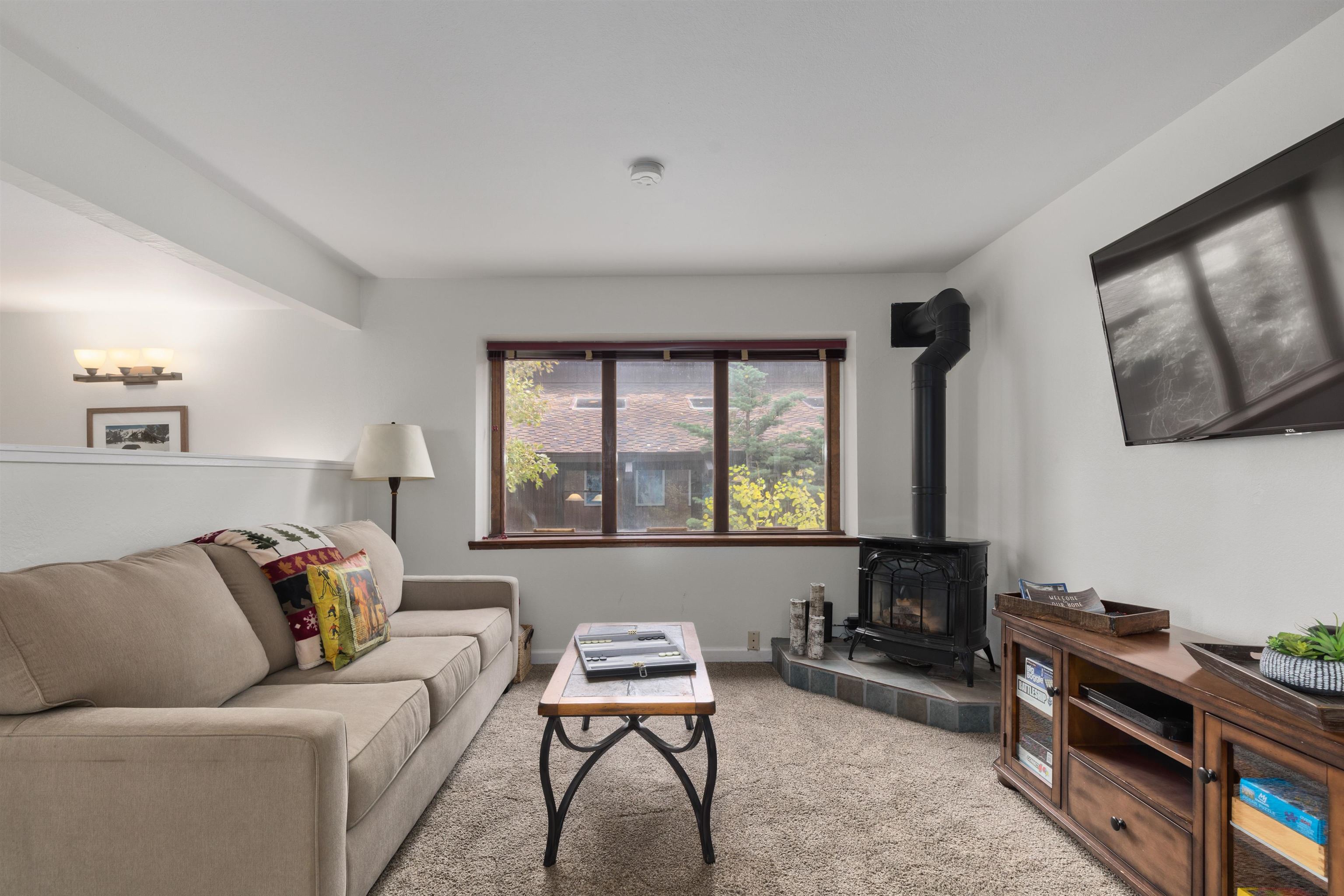 221 Canyon Blvd #102