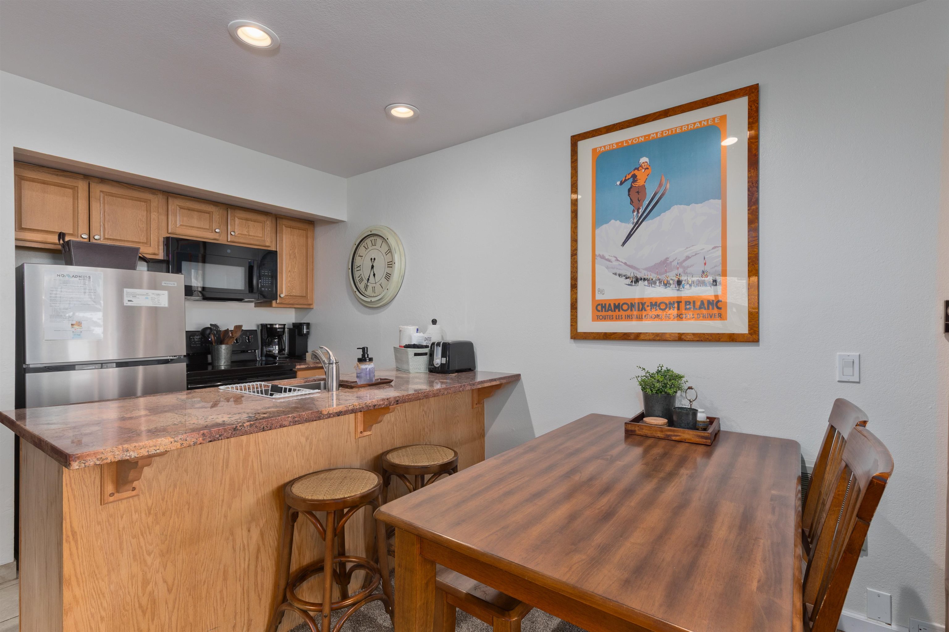 221 Canyon Blvd #102
