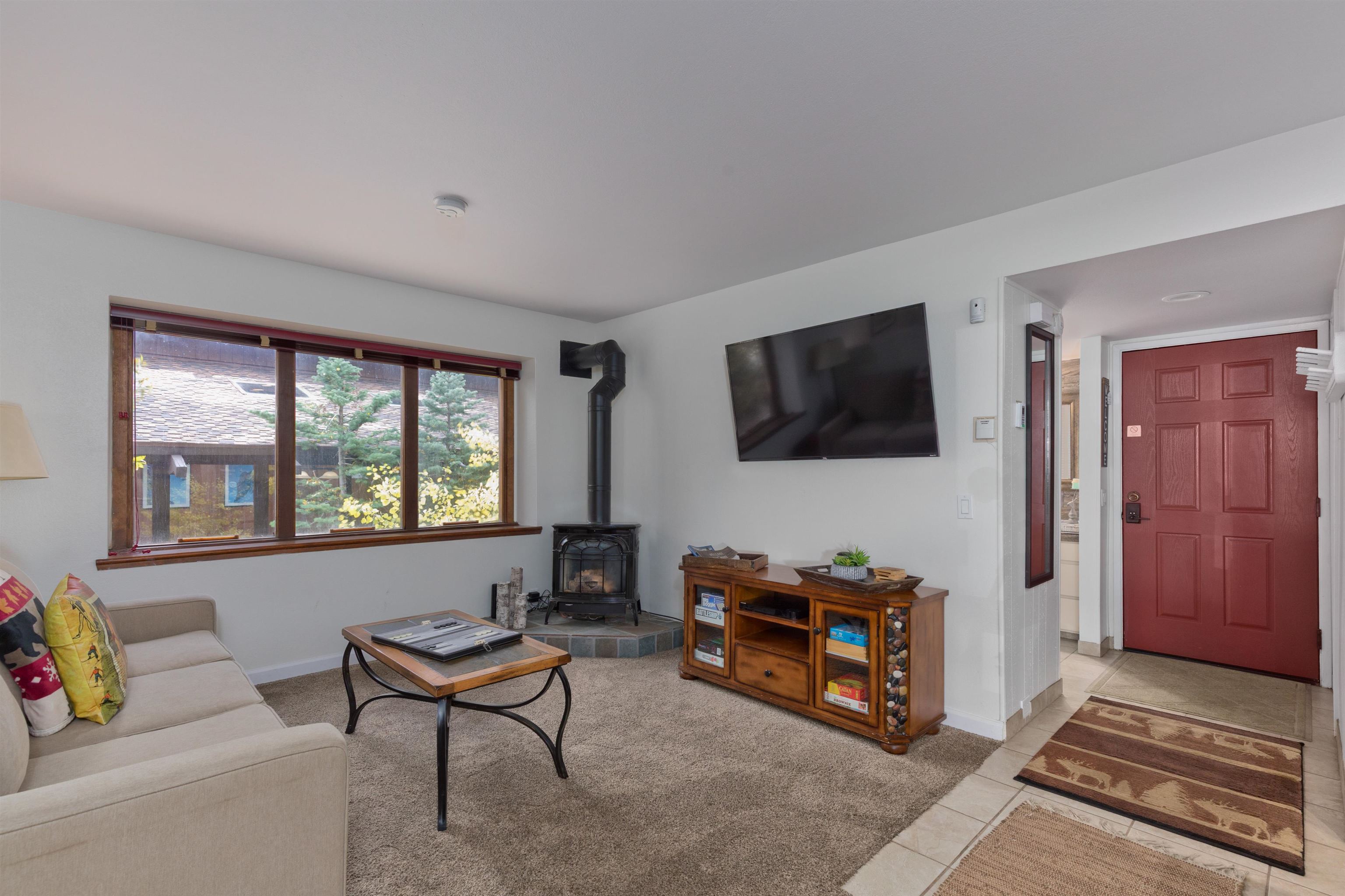 221 Canyon Blvd #102